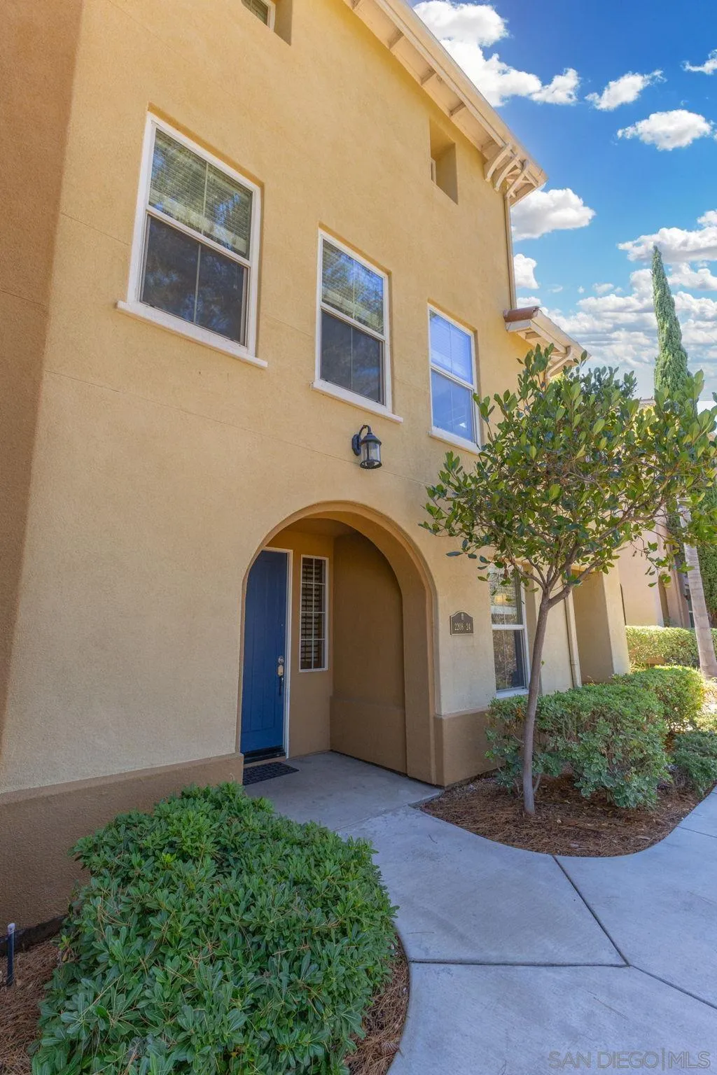 https://cdn.realtyfeed.com/cdn/127/250036841/4b1718ff57ee0aa7f6994a2edfc655d4.webp