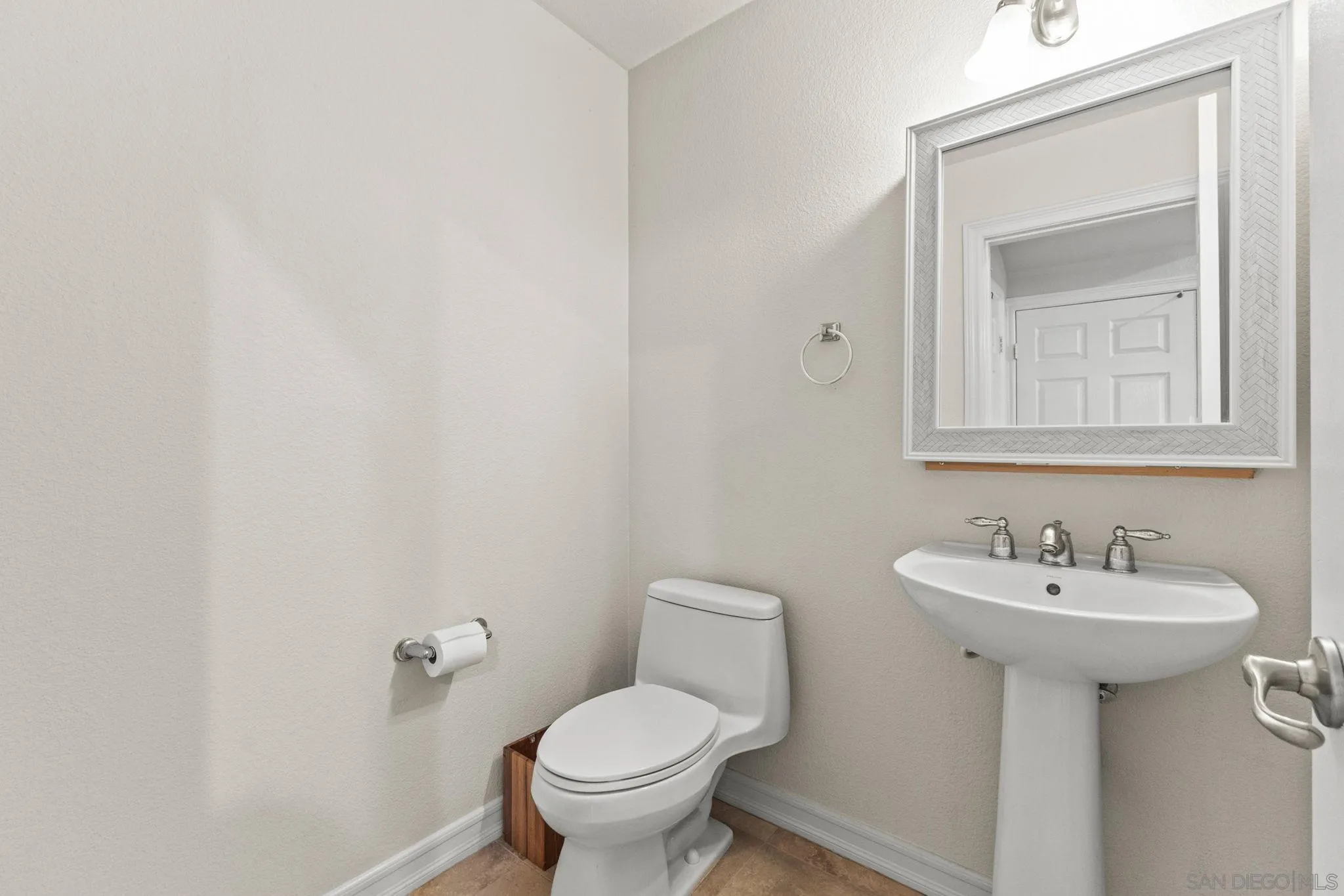 https://cdn.realtyfeed.com/cdn/127/250036841/4e85c0b084b8280c906384e2432de0b3.webp