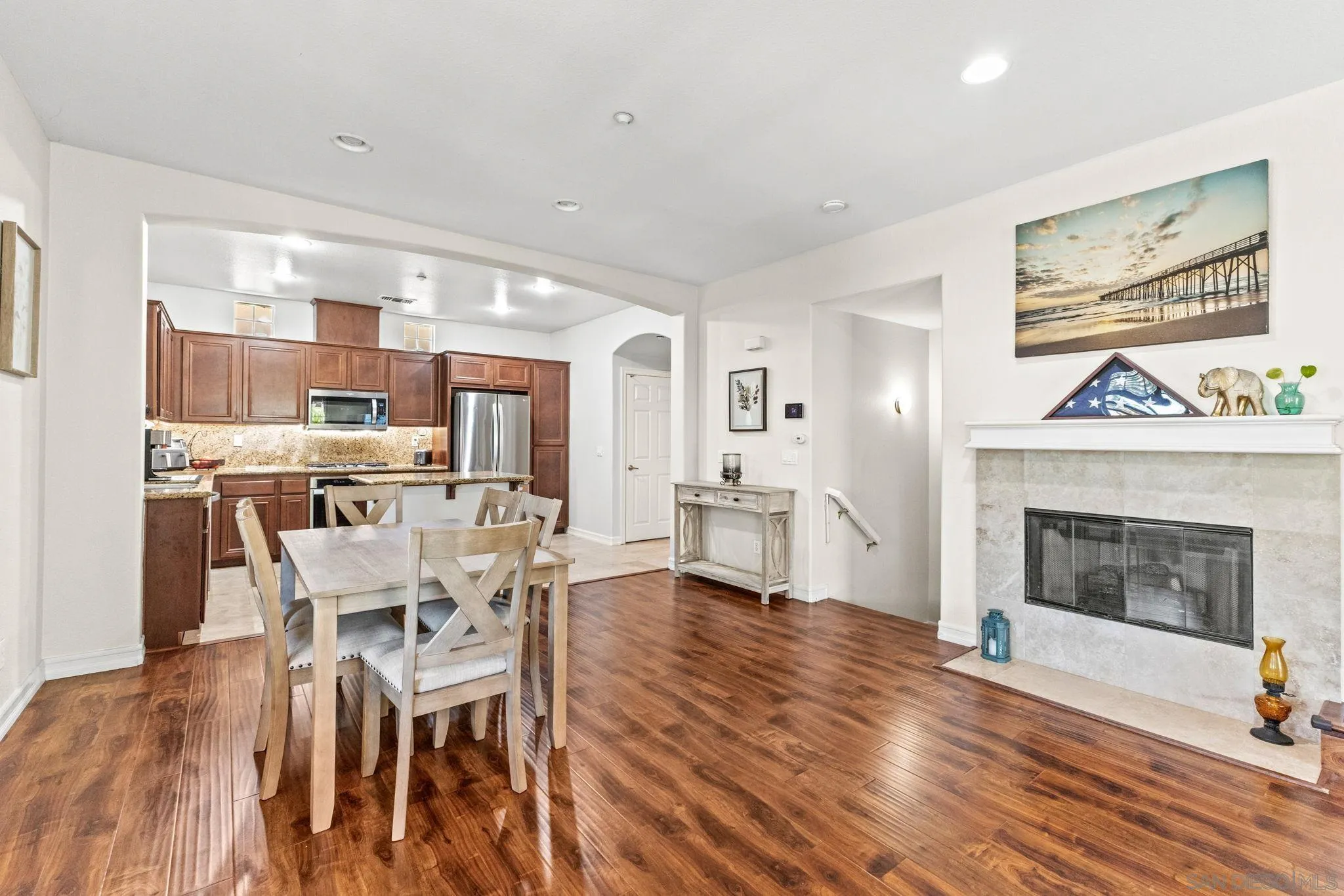https://cdn.realtyfeed.com/cdn/127/250036841/53835bd8de59c39e3e94a66aa3f21f2d.webp