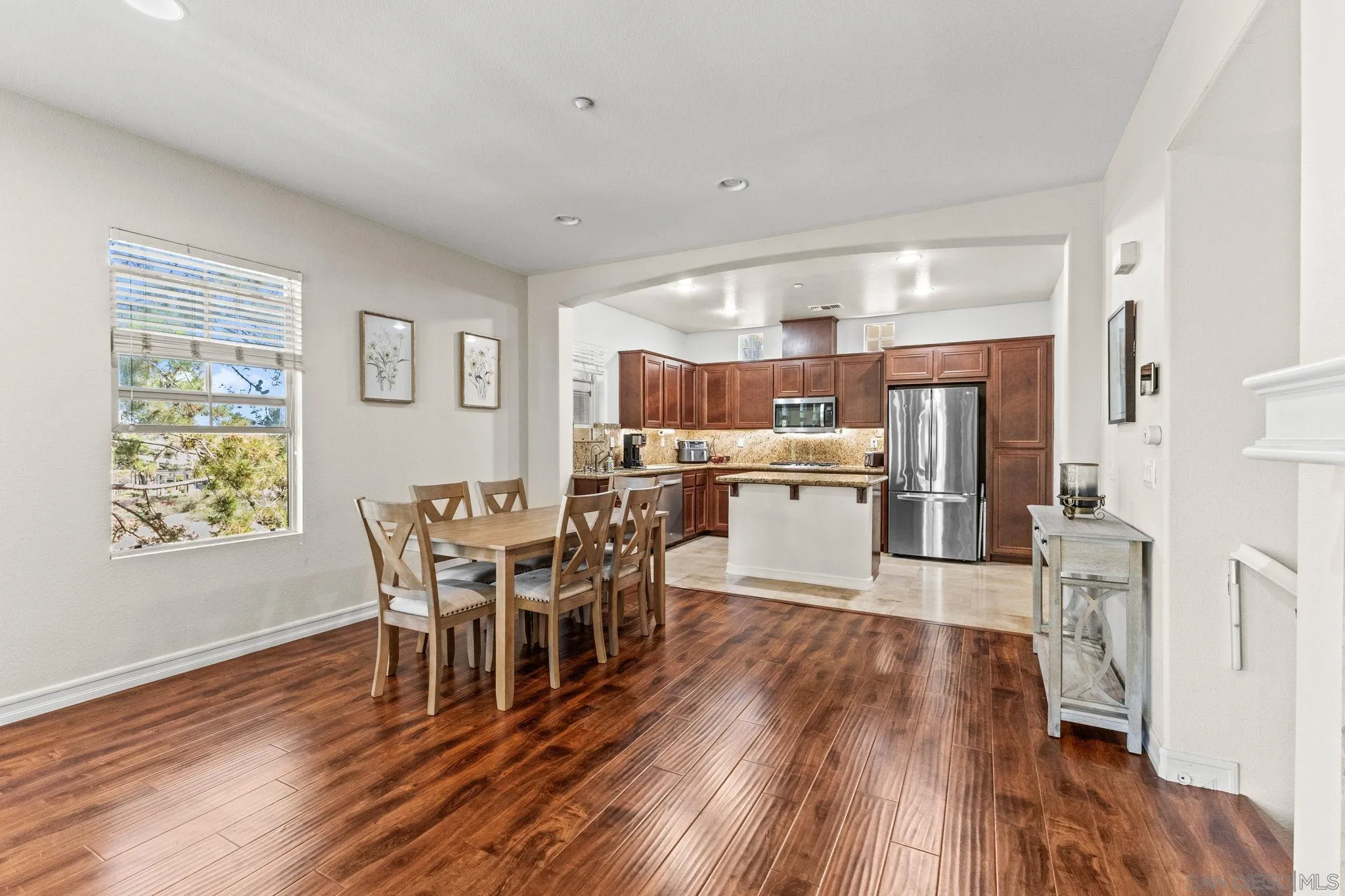 https://cdn.realtyfeed.com/cdn/127/250036841/a1a8c204936c6aa4812c819e01c6dcda.webp