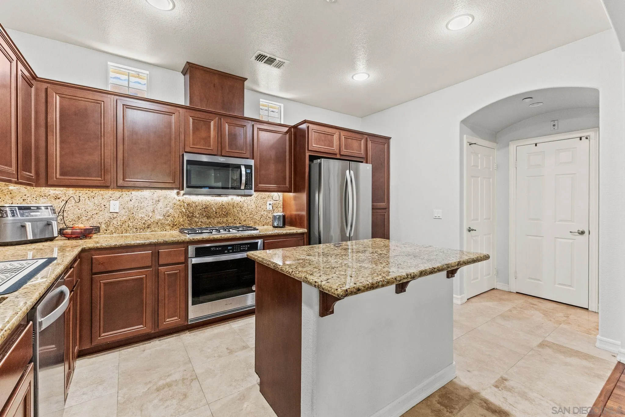 https://cdn.realtyfeed.com/cdn/127/250036841/a3441d20c9ac2c8cf0a898f0ccb76cd1.webp