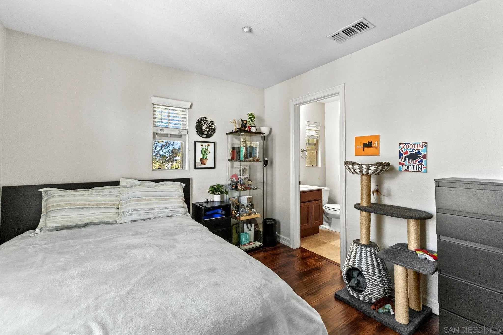 https://cdn.realtyfeed.com/cdn/127/250036841/dce0bf81780f70e092e07d0791289d14.webp