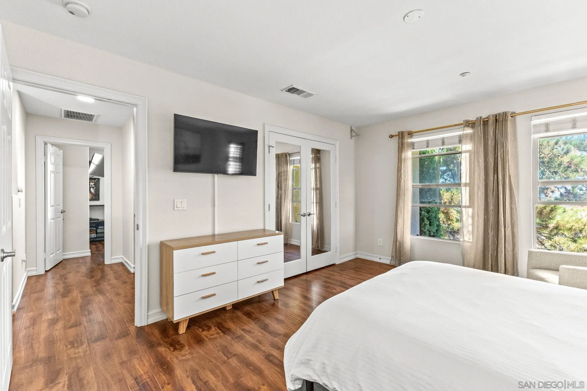 https://cdn.realtyfeed.com/cdn/127/250036841/e9d64f7ec6afdd8a5cd2d2f00d51f132.webp