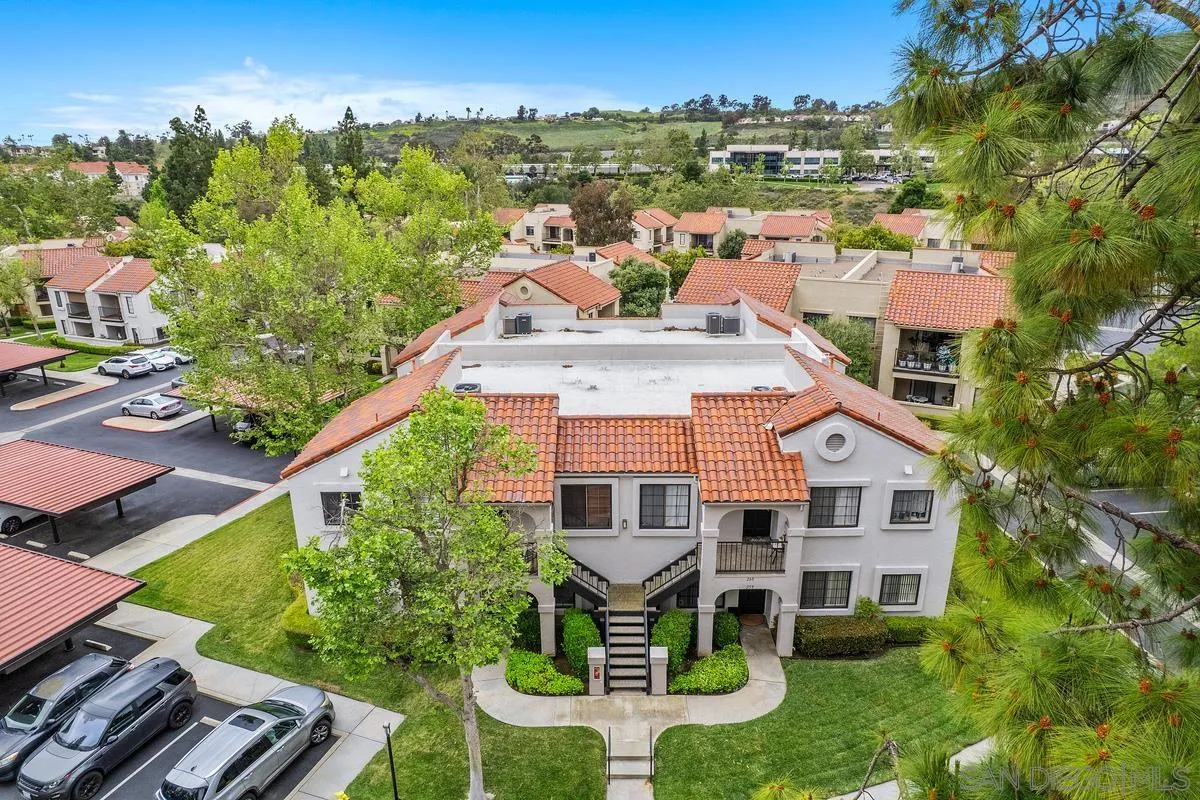 https://cdn.realtyfeed.com/cdn/127/250036844/6c39b3cab548016e160694f87e71a5b4.webp