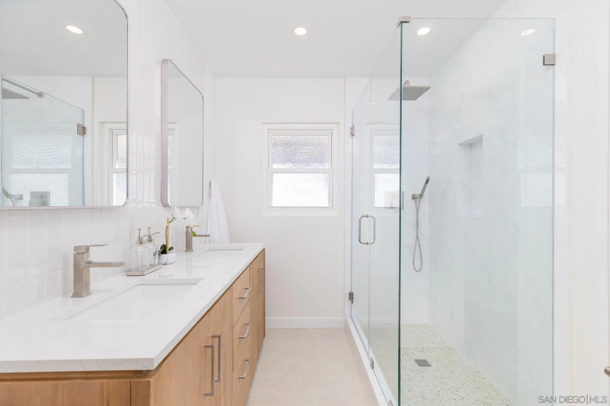 https://cdn.realtyfeed.com/cdn/127/250036845/08f6fb1c2dd616cb1db2c54bedd99e0a.webp
