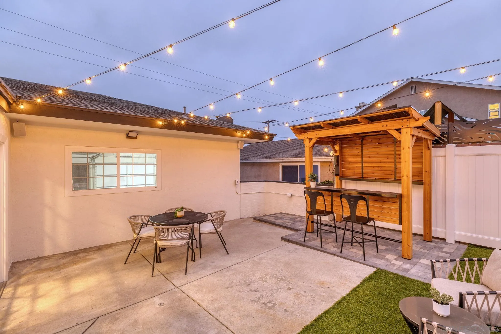https://cdn.realtyfeed.com/cdn/127/250036845/bfad7a6674e1bb2d6c79607ce610dda2.webp