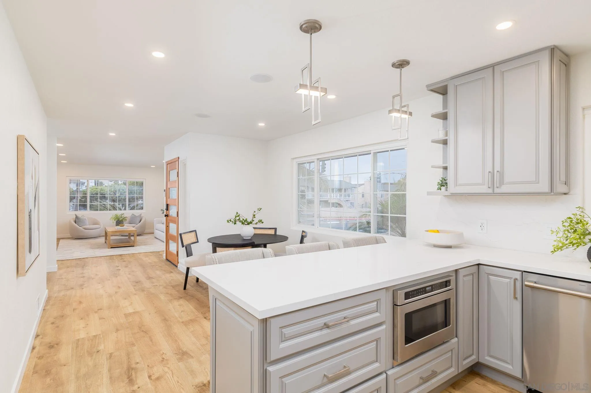 https://cdn.realtyfeed.com/cdn/127/250036845/eb78e6c8d6e83c95da29ce9977aec91e.webp