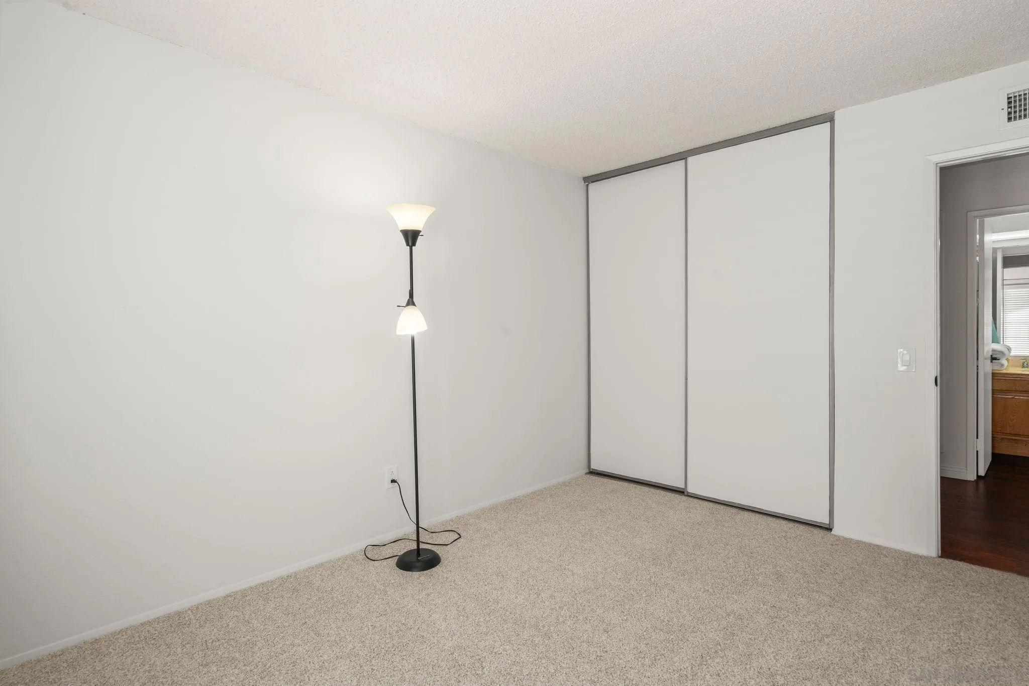 https://cdn.realtyfeed.com/cdn/127/250036846/44e4725f1df05e38ad0fc40c8c5443a9.webp