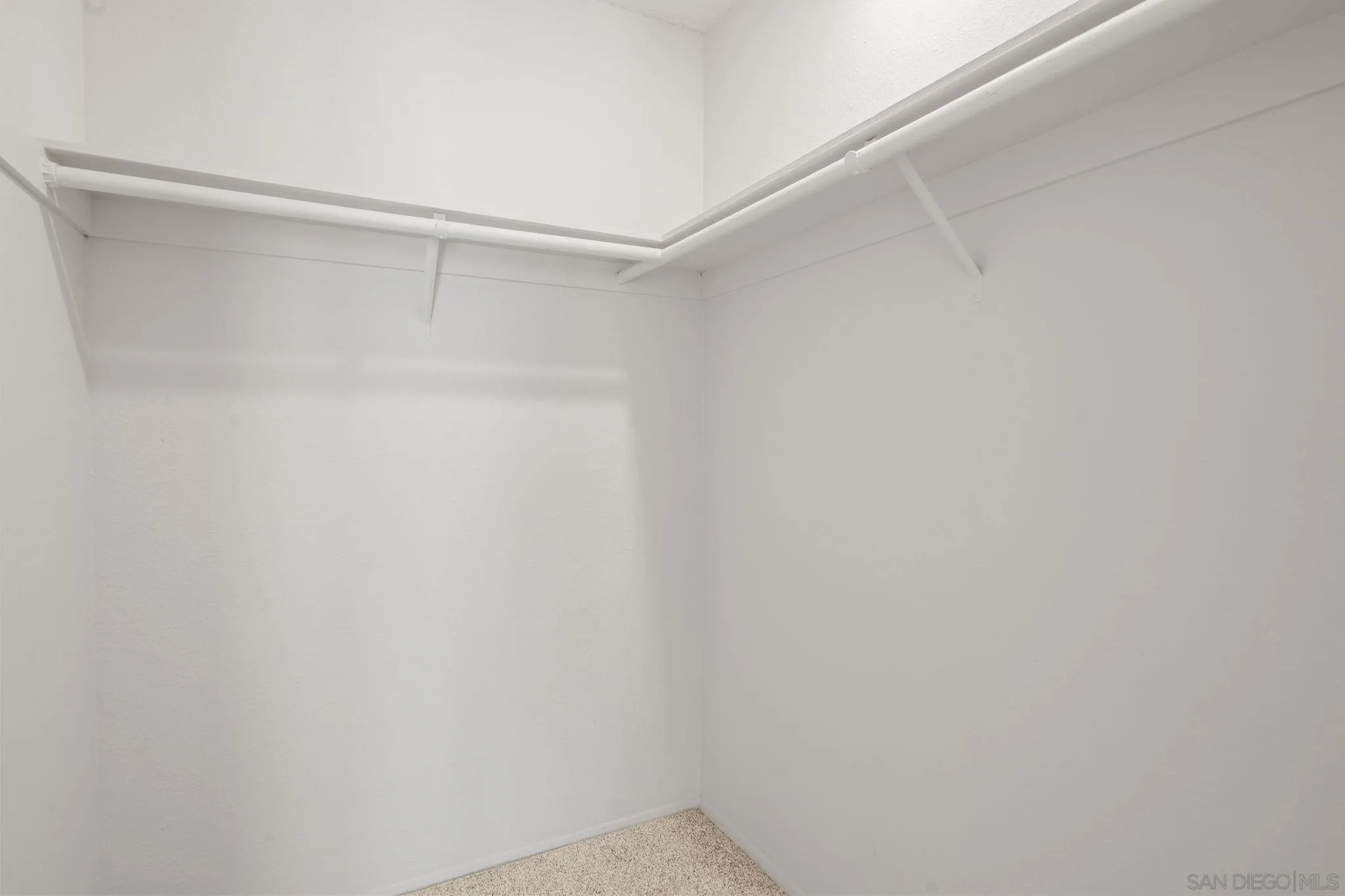 https://cdn.realtyfeed.com/cdn/127/250036846/9452fdd54ce738d6cf159e9c2686f23f.webp