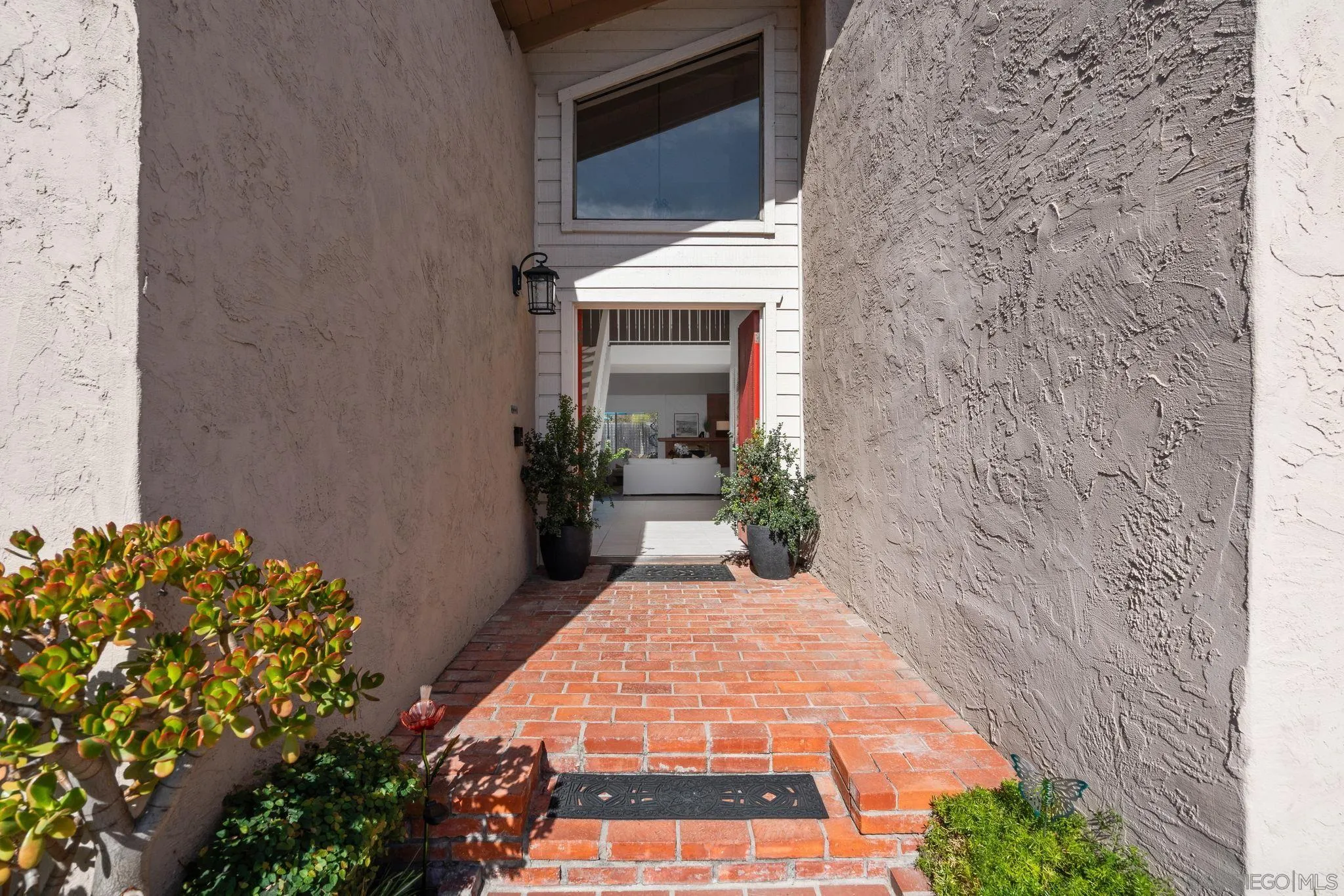 https://cdn.realtyfeed.com/cdn/127/250036846/99180f4bdc063968697841e44c3067a5.webp