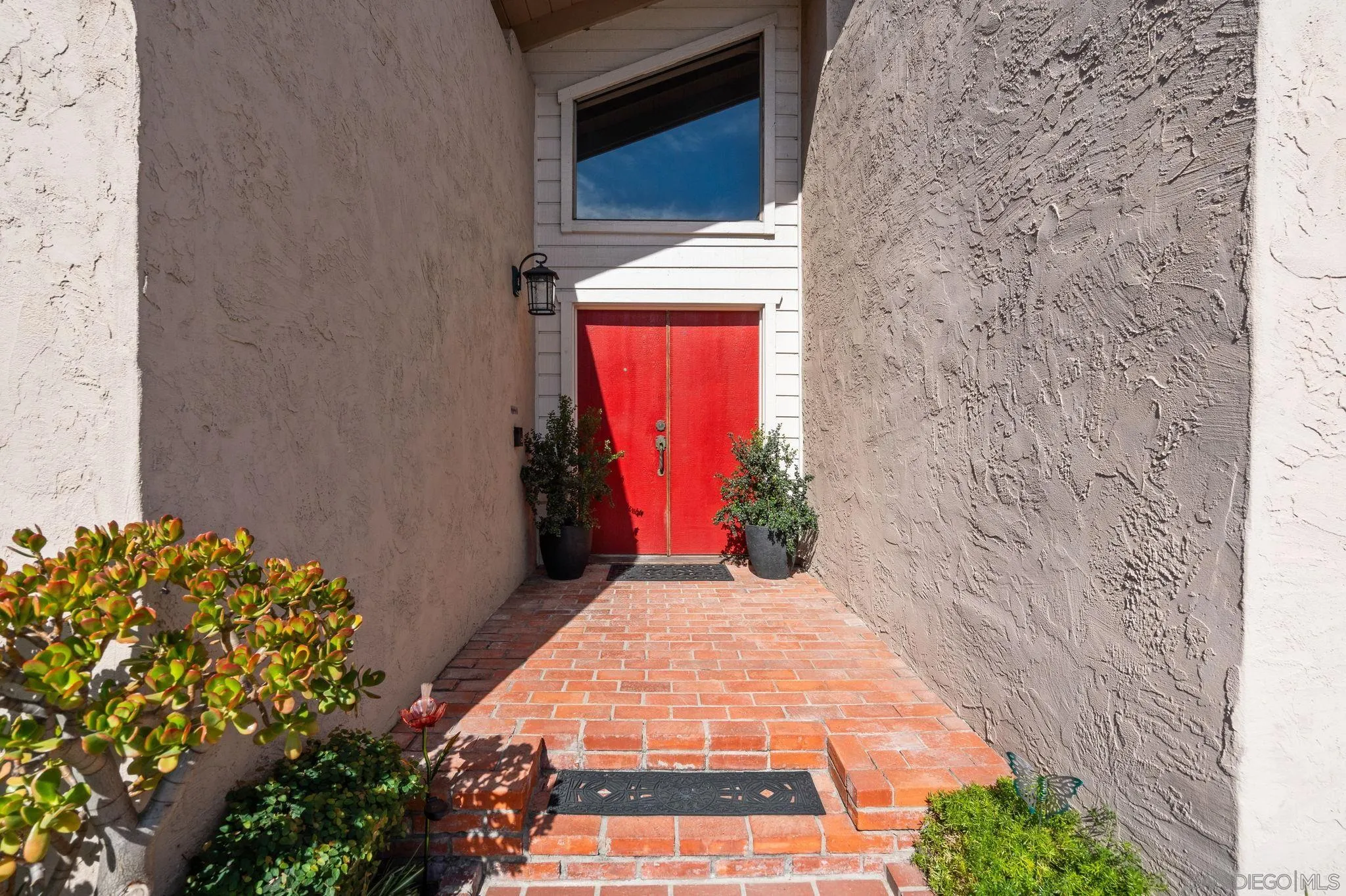 https://cdn.realtyfeed.com/cdn/127/250036846/d9b0831b35f9f2fccd3892579ee421e2.webp