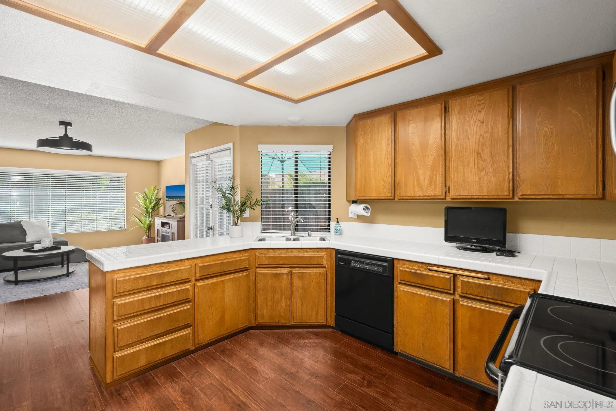 https://cdn.realtyfeed.com/cdn/127/250036846/de66522960ef86e4b79ecf58ff6681ba.webp