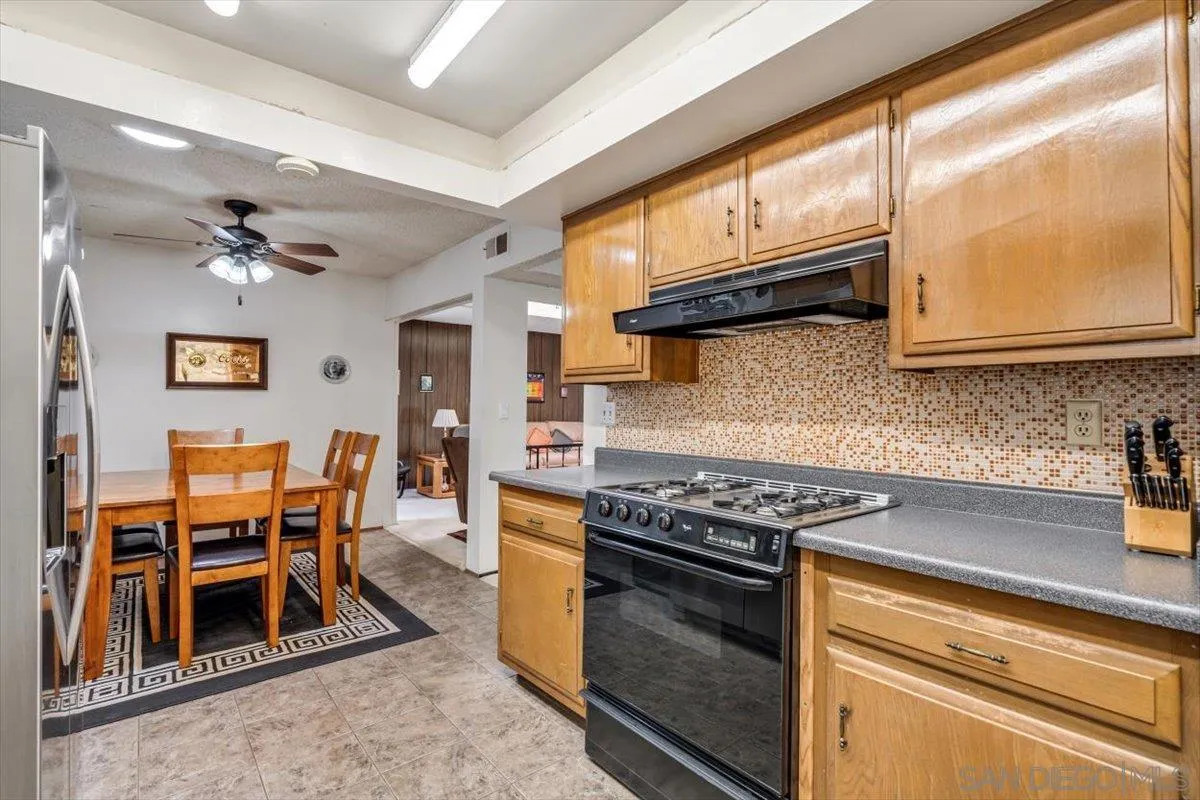 https://cdn.realtyfeed.com/cdn/127/250036847/15e5a40a99b10ecca4bad404d8992c6a.webp