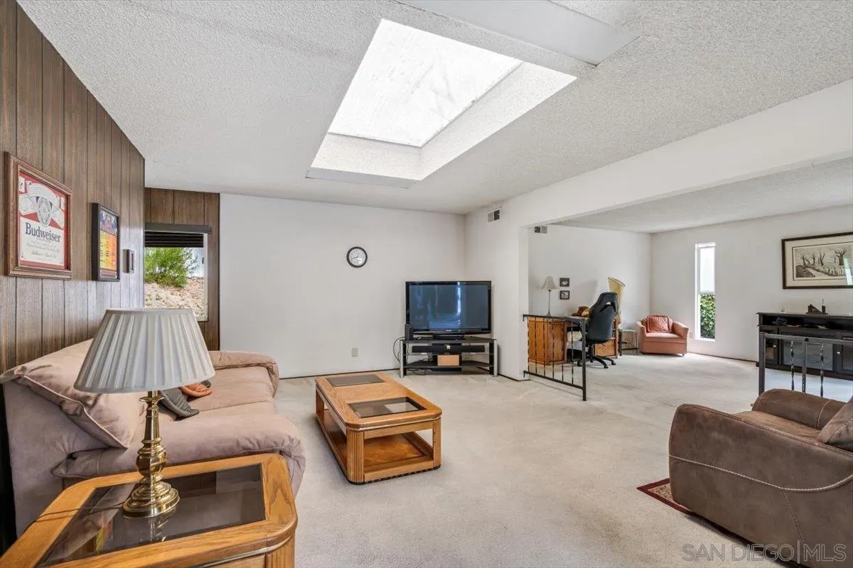 https://cdn.realtyfeed.com/cdn/127/250036847/21377a1b73a90a623810d433fc10a528.webp