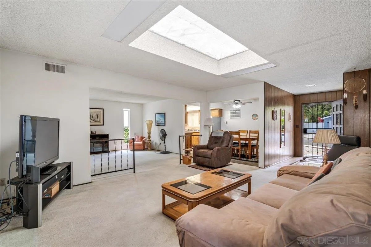 https://cdn.realtyfeed.com/cdn/127/250036847/91fa74f80d480e9b43136397aa2128eb.webp
