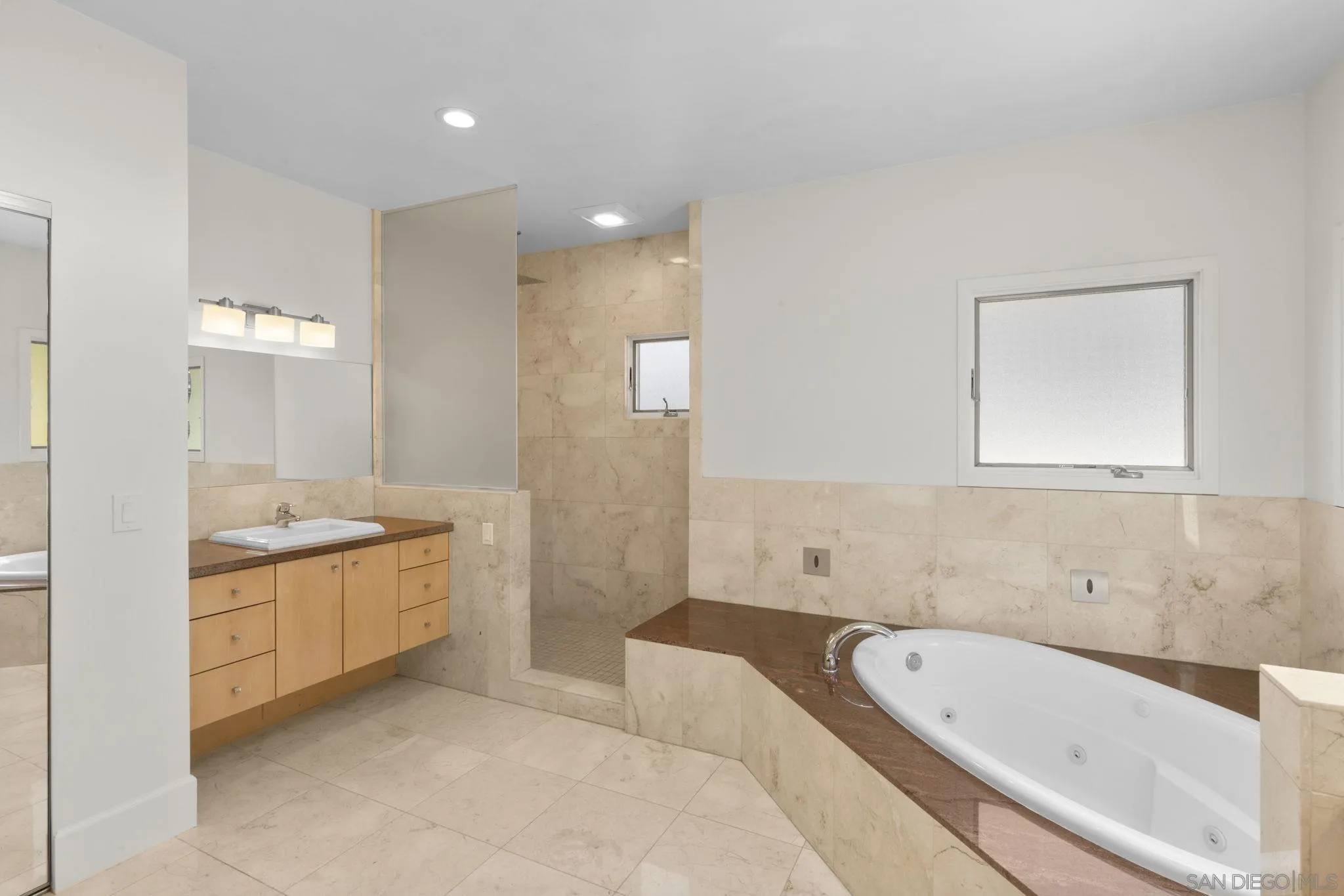 https://cdn.realtyfeed.com/cdn/127/250036848/90726c2a70dd8f9c37607ccc6d5bd4f0.webp