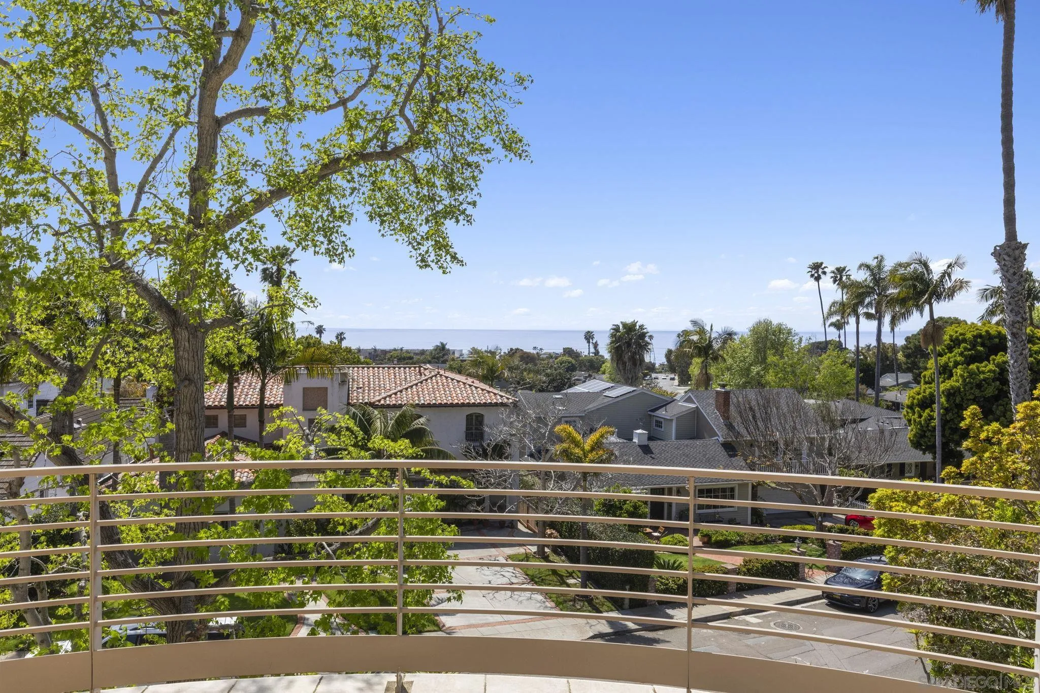https://cdn.realtyfeed.com/cdn/127/250036848/e4299a2c1f94e3713754685cc3d692f5.webp