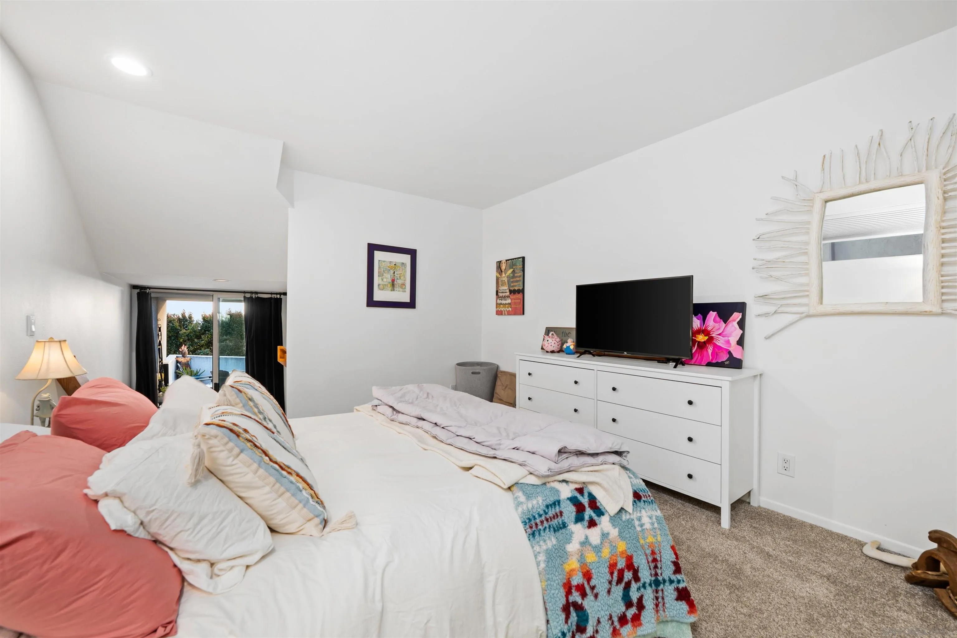https://cdn.realtyfeed.com/cdn/127/250036849/2f47eadc63423a39421cd54c50f13de0.webp