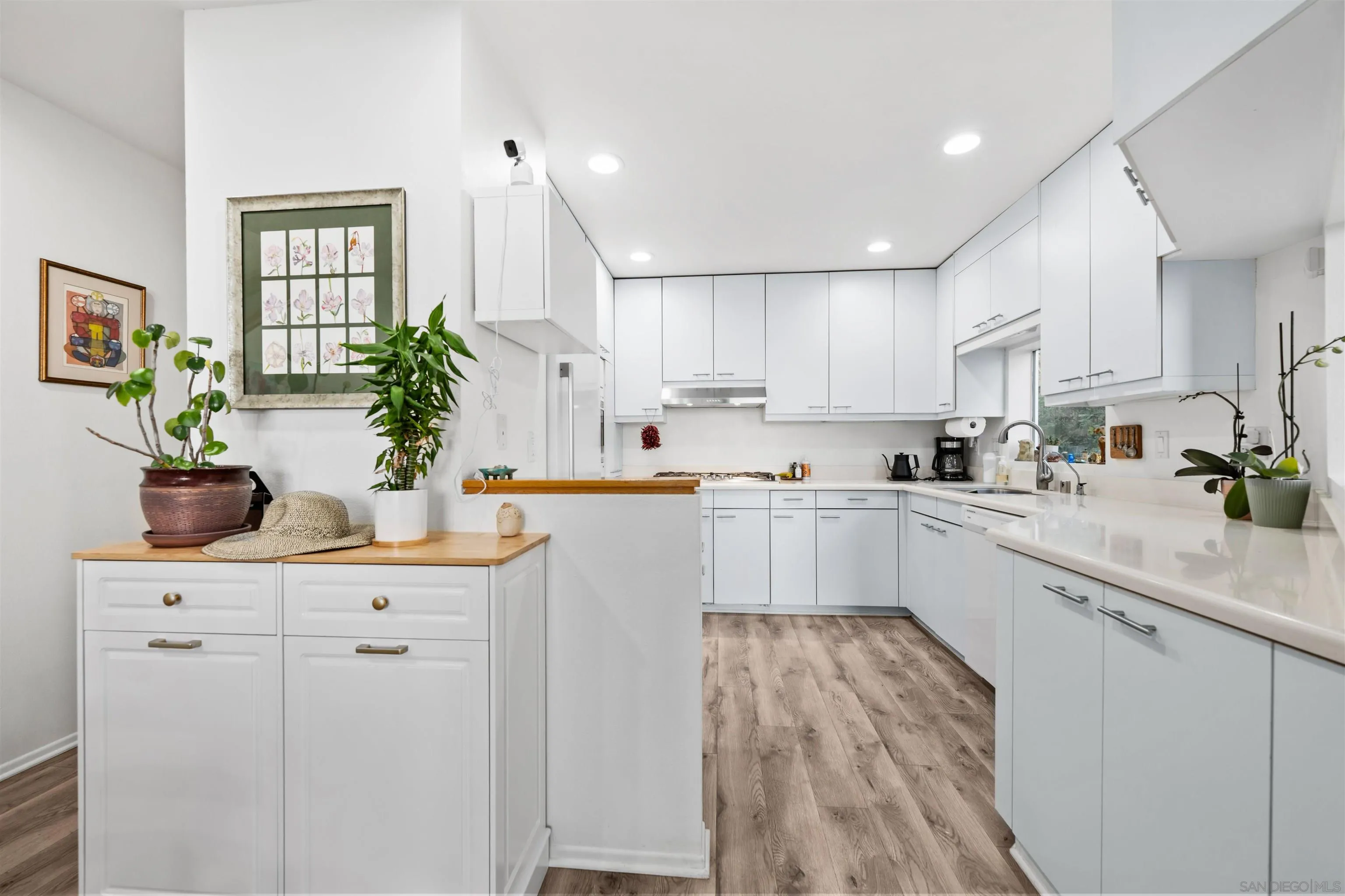 https://cdn.realtyfeed.com/cdn/127/250036849/3ae4f62d8d9a8ec258ecc10d086566e2.webp