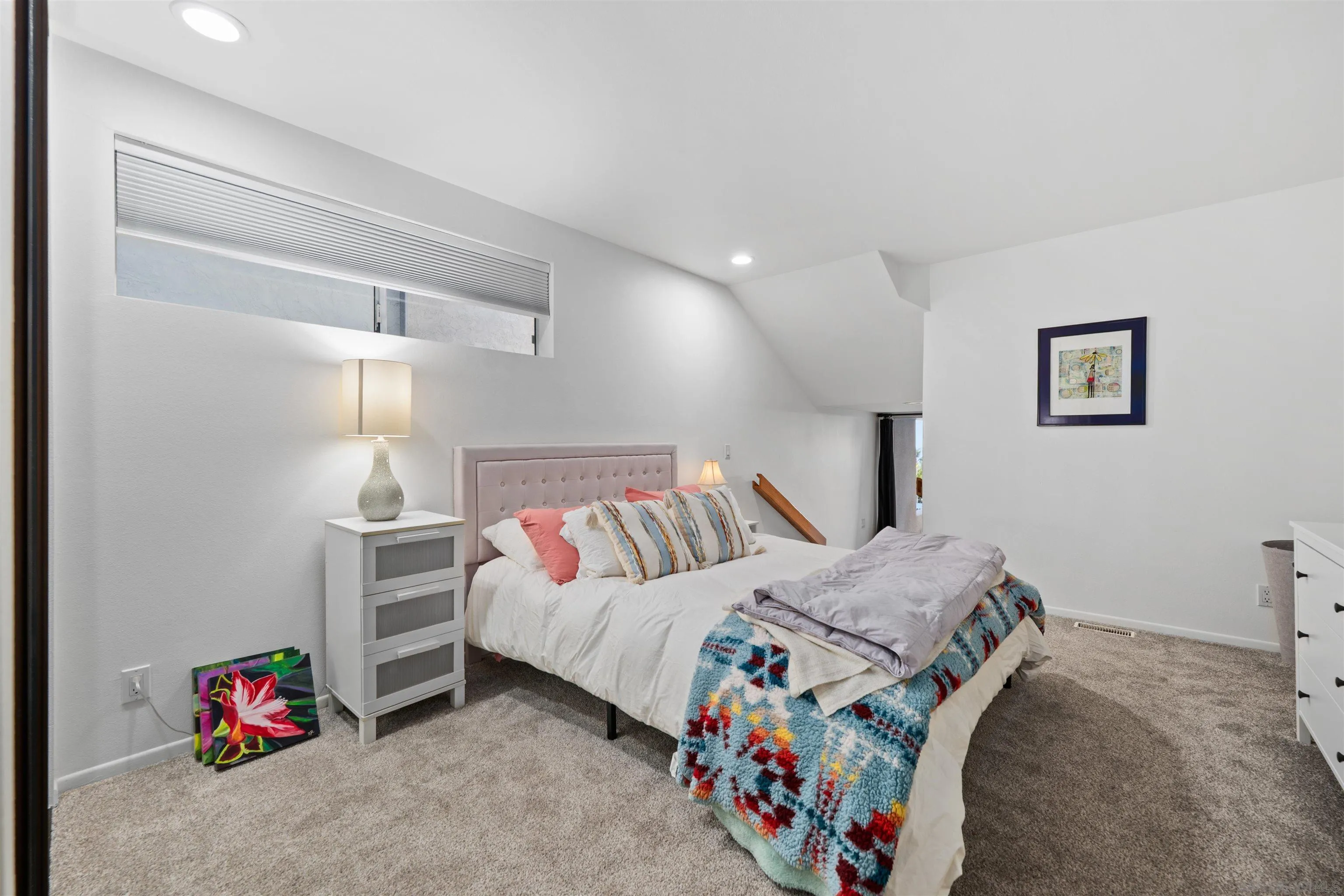 https://cdn.realtyfeed.com/cdn/127/250036849/c6468a77341ed693c7368086ad37364d.webp