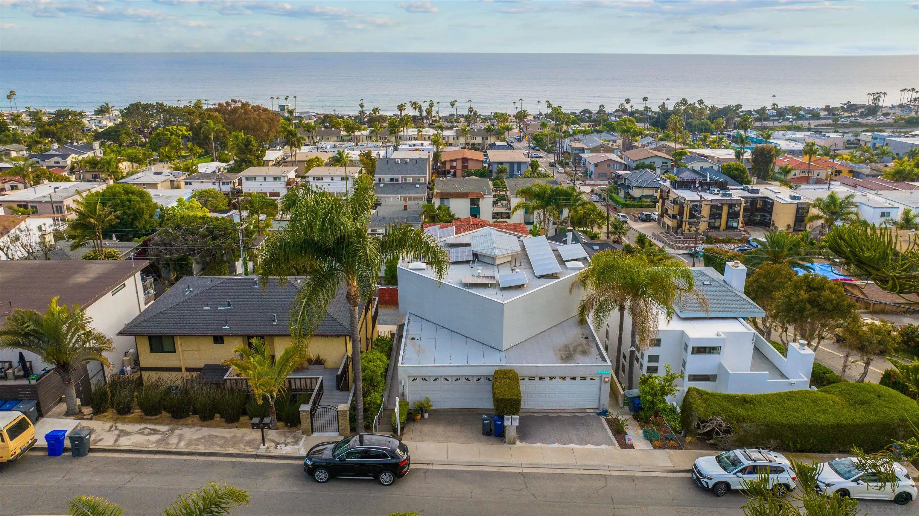 https://cdn.realtyfeed.com/cdn/127/250036849/c871757f3b8721fea320ba5505046ae5.webp