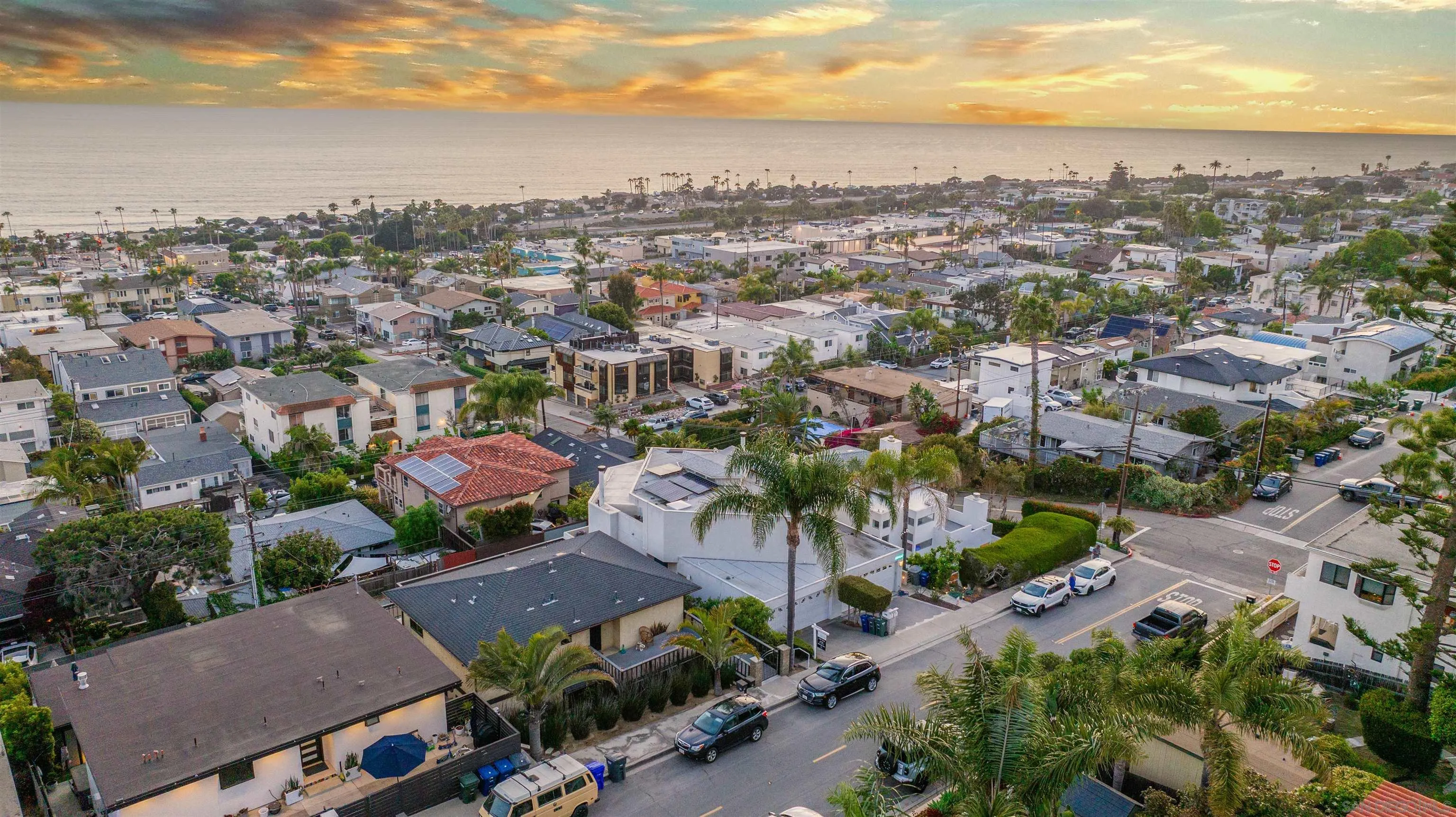 https://cdn.realtyfeed.com/cdn/127/250036849/f4e2ed195262a240e30467a6d2630428.webp