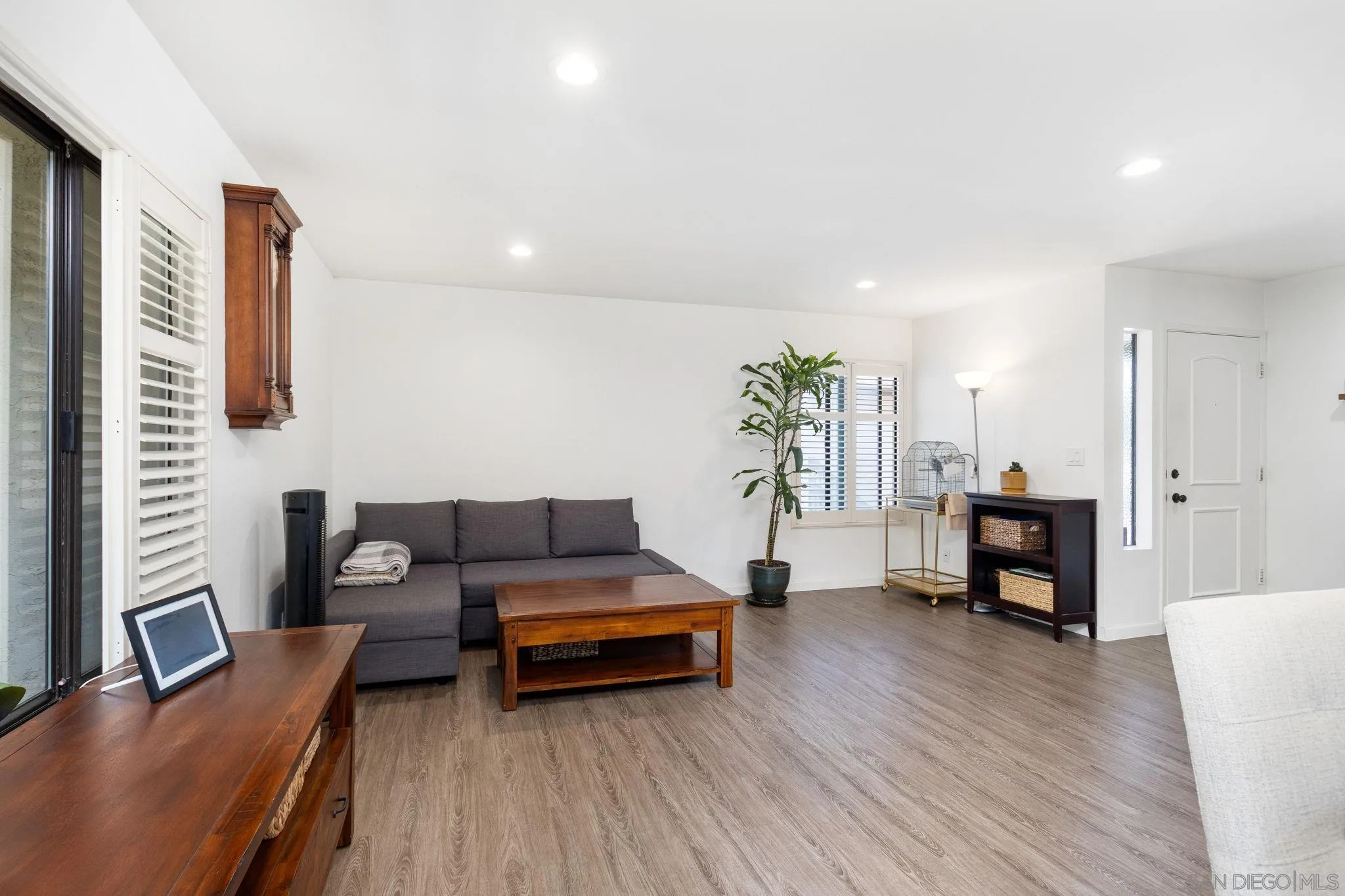 https://cdn.realtyfeed.com/cdn/127/250036850/0e2a0072f5c88e6ca9abb7288d1b528a.webp