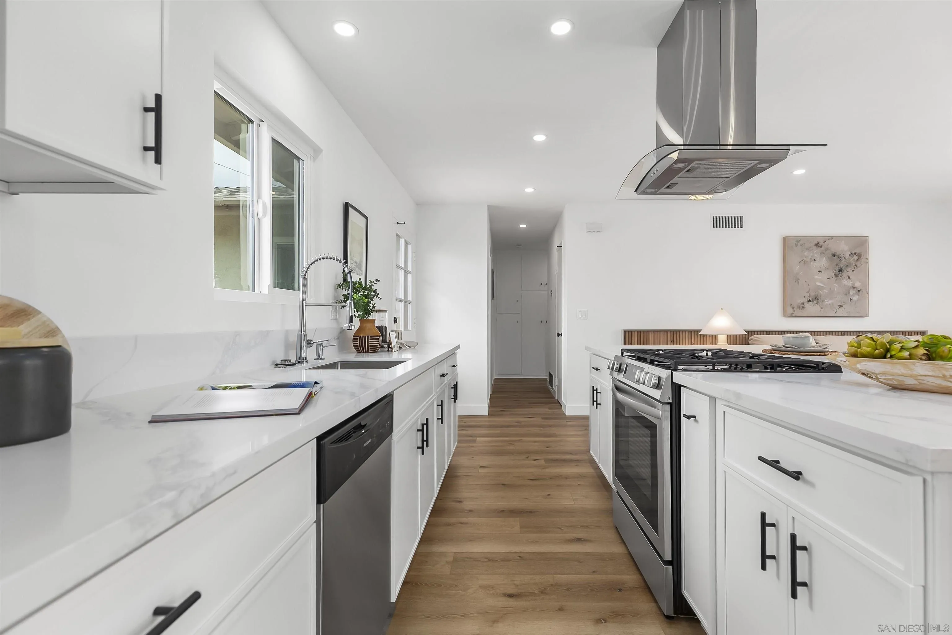https://cdn.realtyfeed.com/cdn/127/250036851/0696e6528ab9f6cd27552d772556fa09.webp