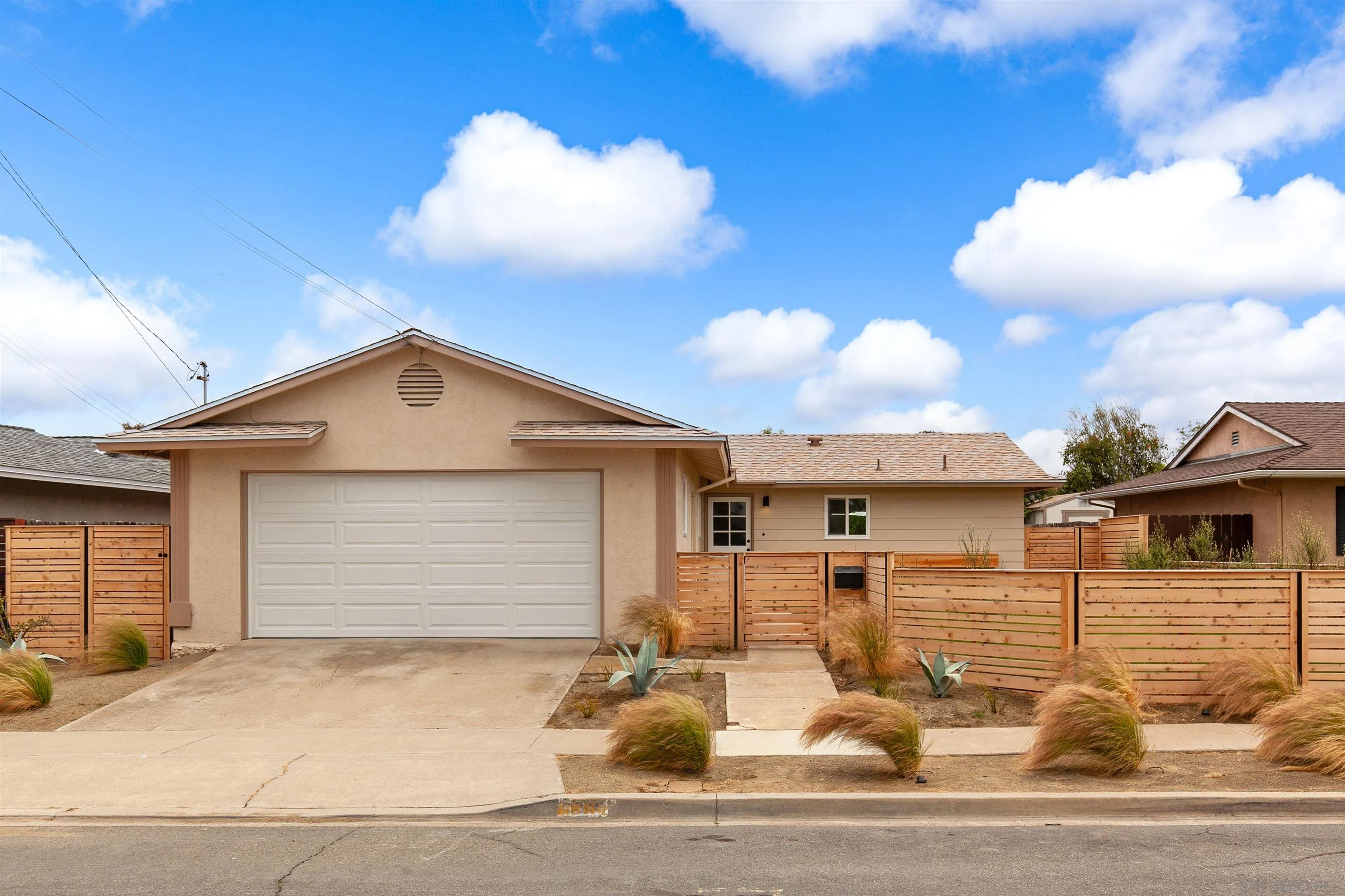 https://cdn.realtyfeed.com/cdn/127/250036851/1fd056025d057441e583aba48e7bc064.webp