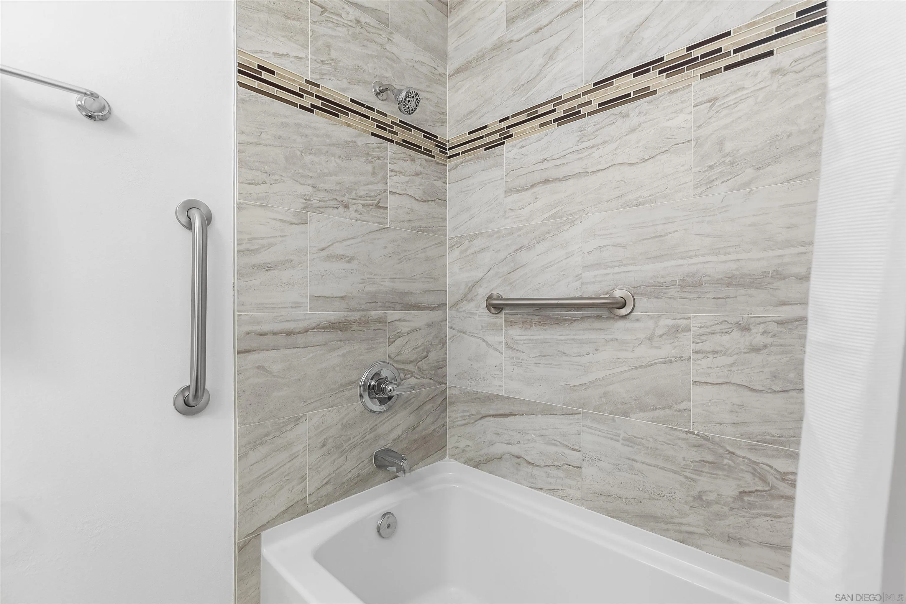 https://cdn.realtyfeed.com/cdn/127/250036851/6f98a00672c56db80510e830474b3ac5.webp