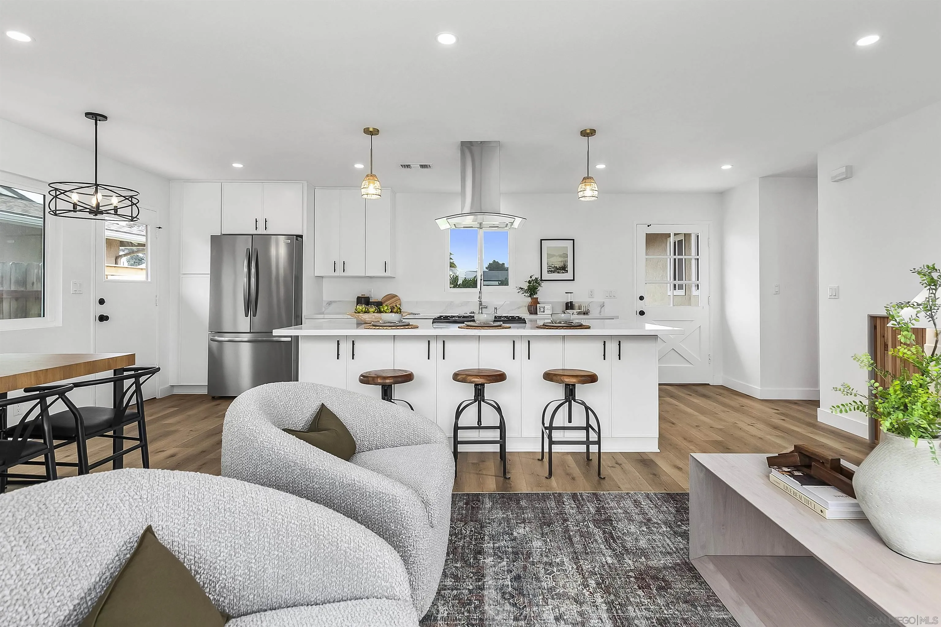 https://cdn.realtyfeed.com/cdn/127/250036851/90a567795185efc0414e18432762f227.webp
