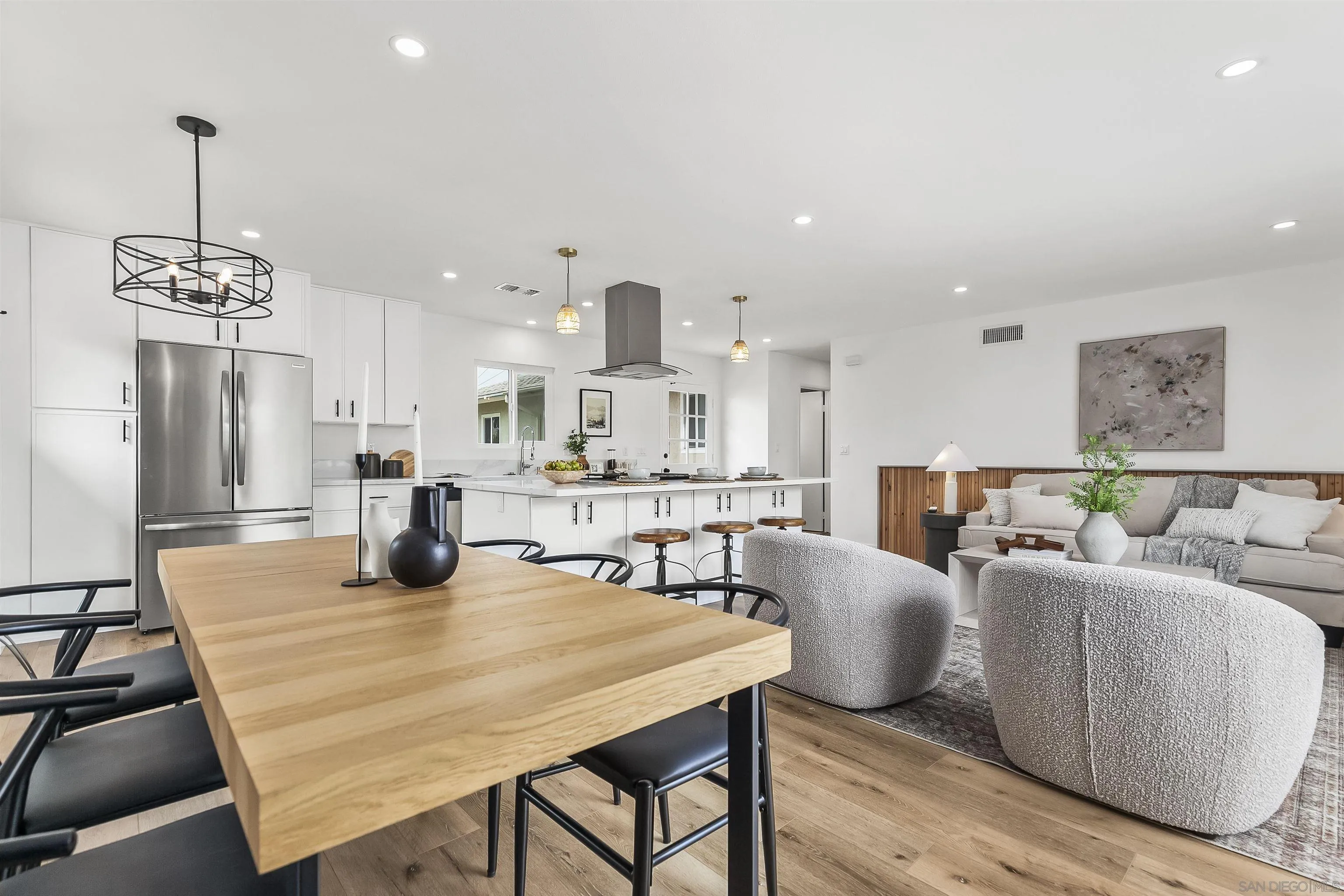 https://cdn.realtyfeed.com/cdn/127/250036851/adc7f2461a9613dc59509406b0ce196f.webp