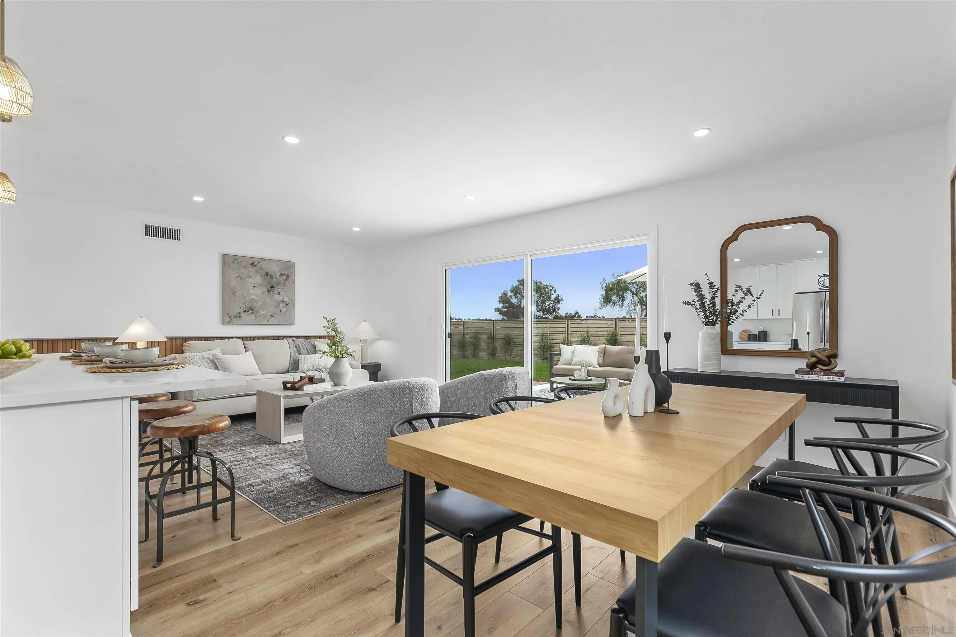 https://cdn.realtyfeed.com/cdn/127/250036851/c87c73163d2d7e285ab990adf0d997c1.webp