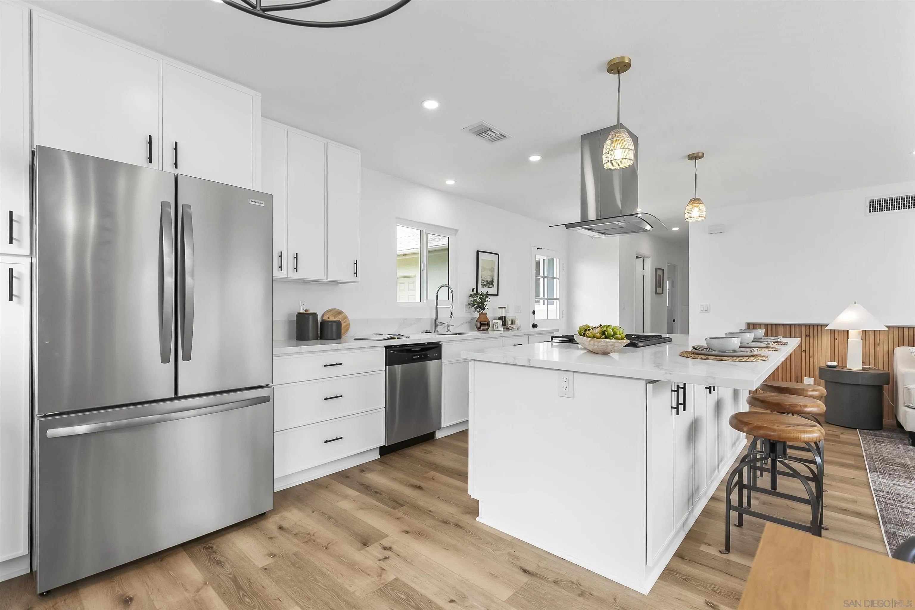 https://cdn.realtyfeed.com/cdn/127/250036851/f77ed8bbe86754d9ffc56809390ad1dd.webp