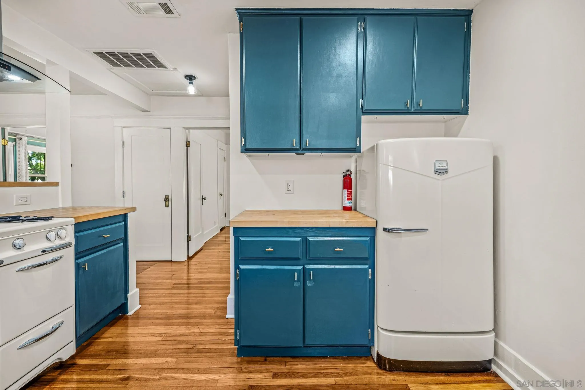 https://cdn.realtyfeed.com/cdn/127/250036852/694b6b4236e539778b3fed9f3bd0baa0.webp