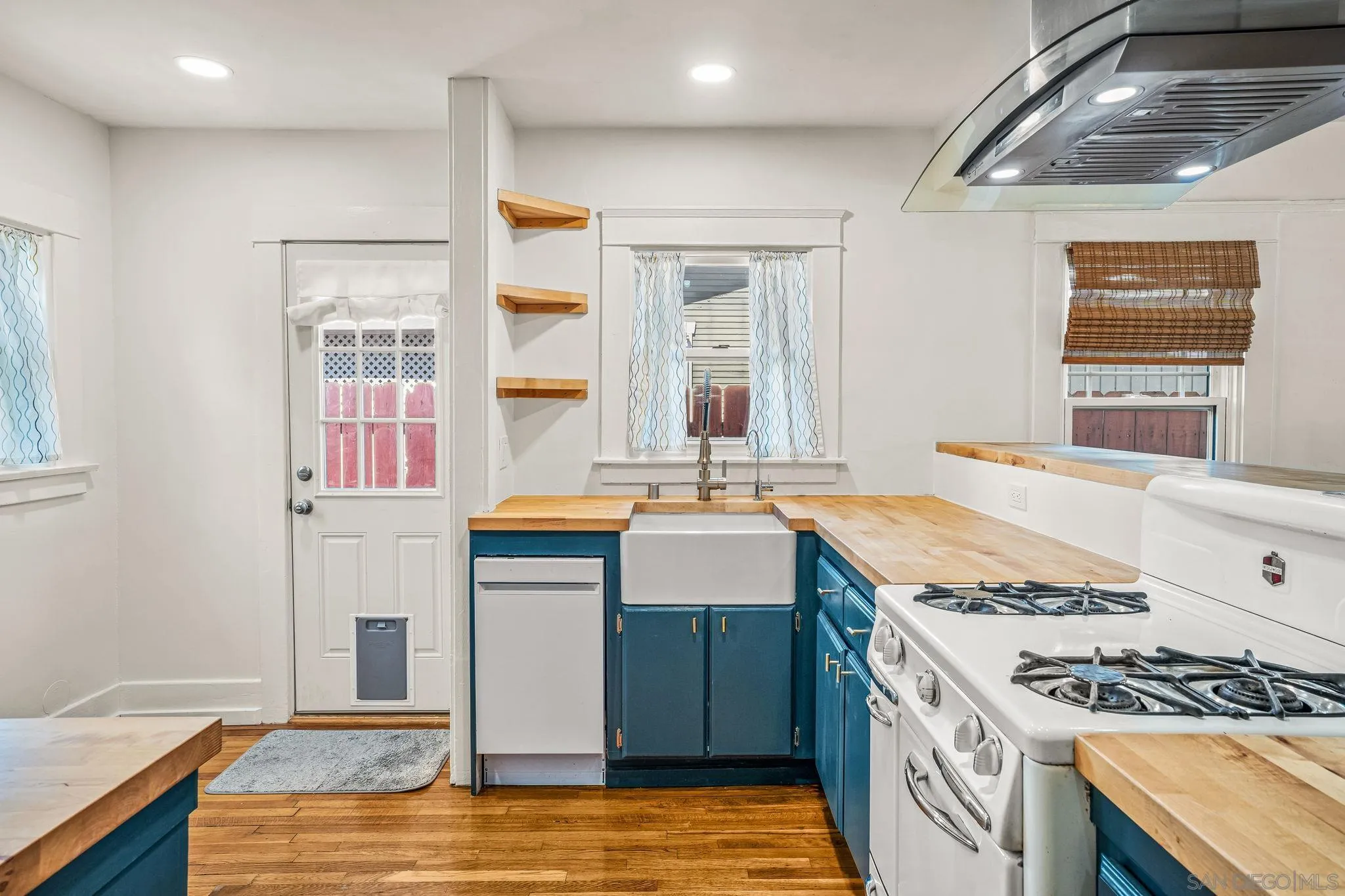 https://cdn.realtyfeed.com/cdn/127/250036852/6b78a2e54e7a70cd07429b1ea2471b0f.webp