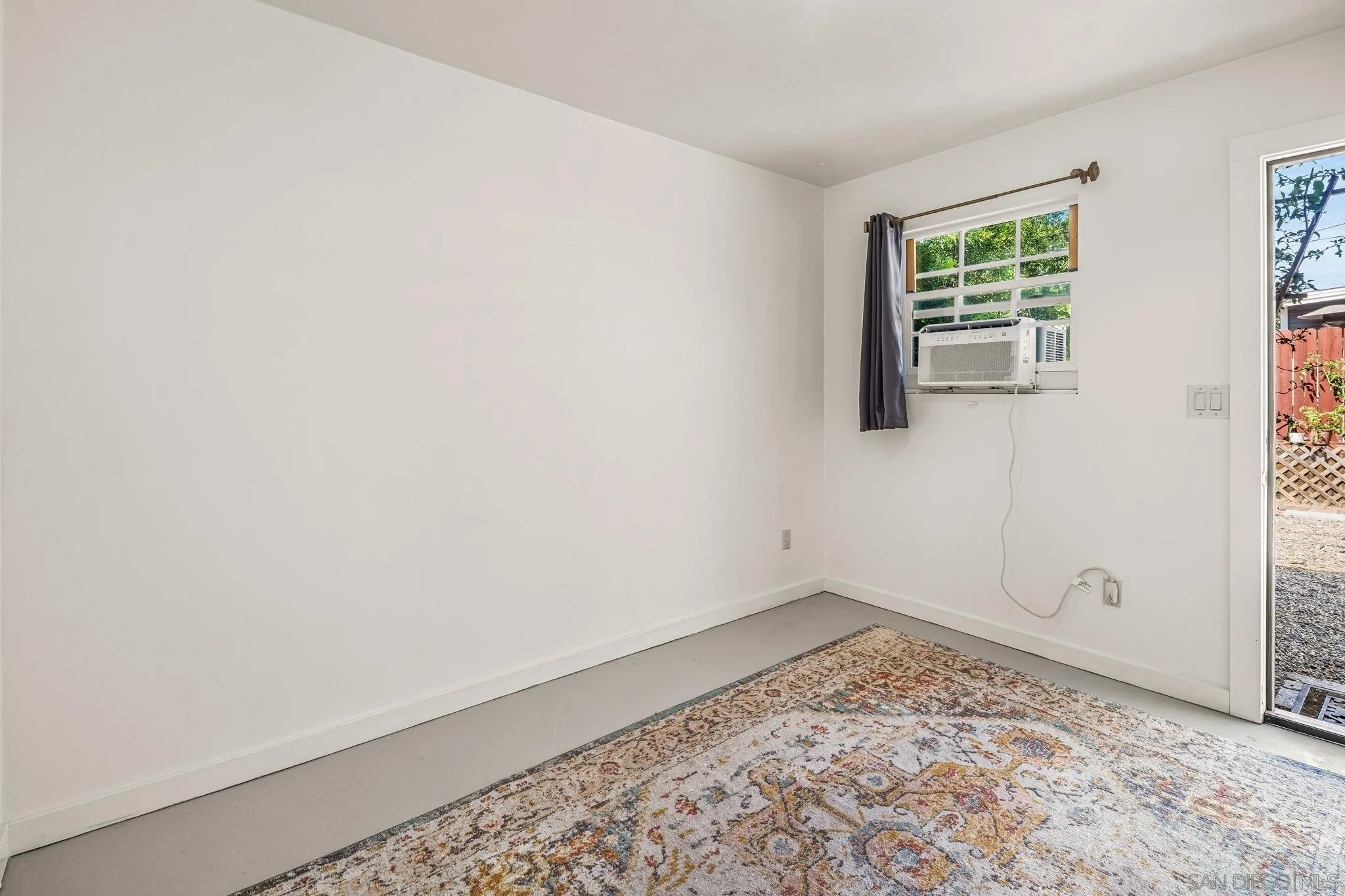 https://cdn.realtyfeed.com/cdn/127/250036852/841f59b5a34ca76ea97727672653fa60.webp