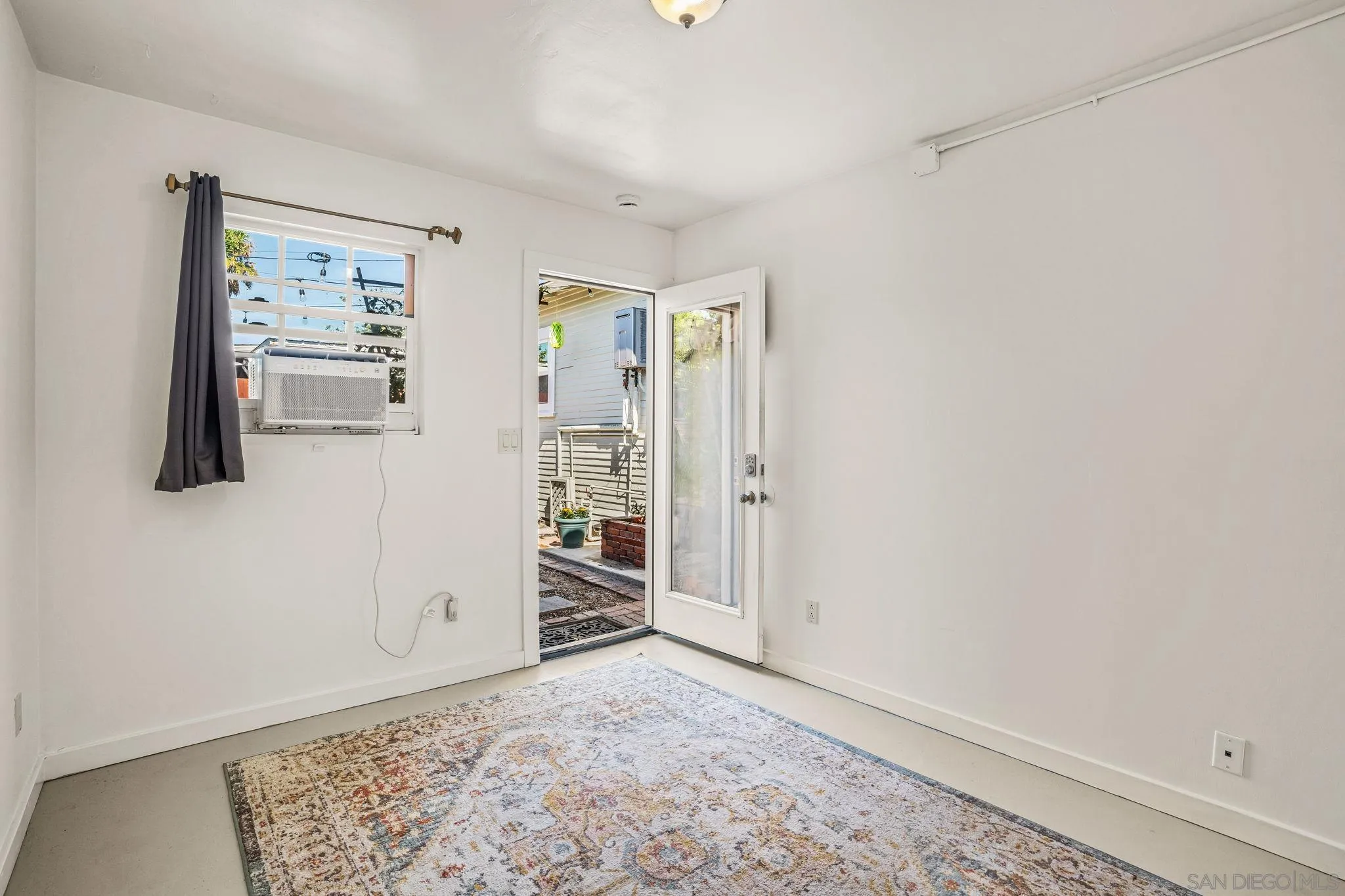 https://cdn.realtyfeed.com/cdn/127/250036852/c6f04bea522e88a6e9d1493c4b9bb88f.webp