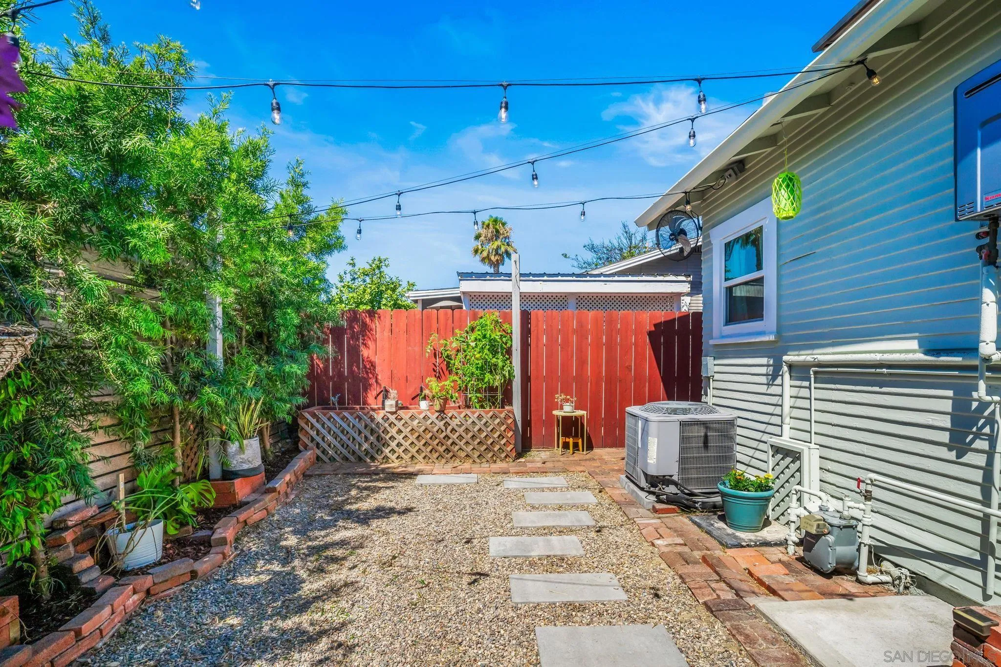 https://cdn.realtyfeed.com/cdn/127/250036852/ebca0a4f1b8b8ed90b45581cdd5c9604.webp