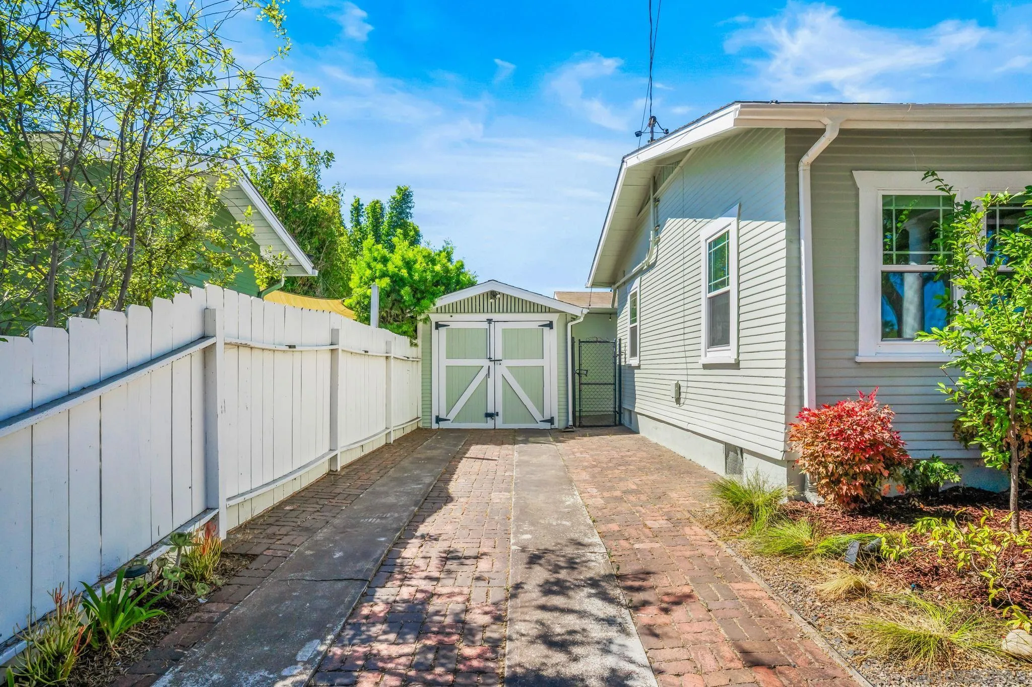 https://cdn.realtyfeed.com/cdn/127/250036852/eebc4bf948da1232d11b25e29ab11d4c.webp
