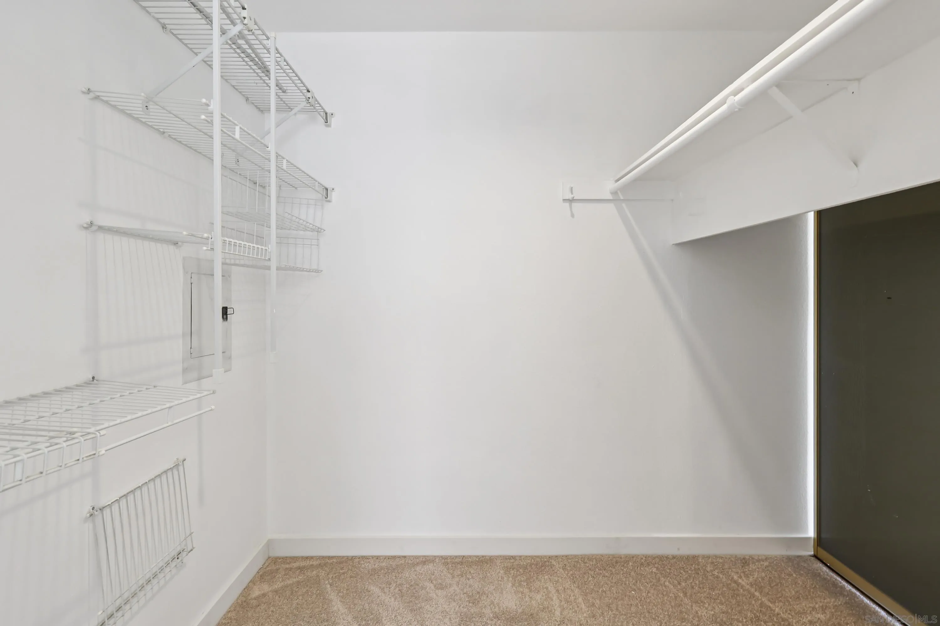 https://cdn.realtyfeed.com/cdn/127/250036854/5bba1b439a8796b12bddd980193bdad4.webp