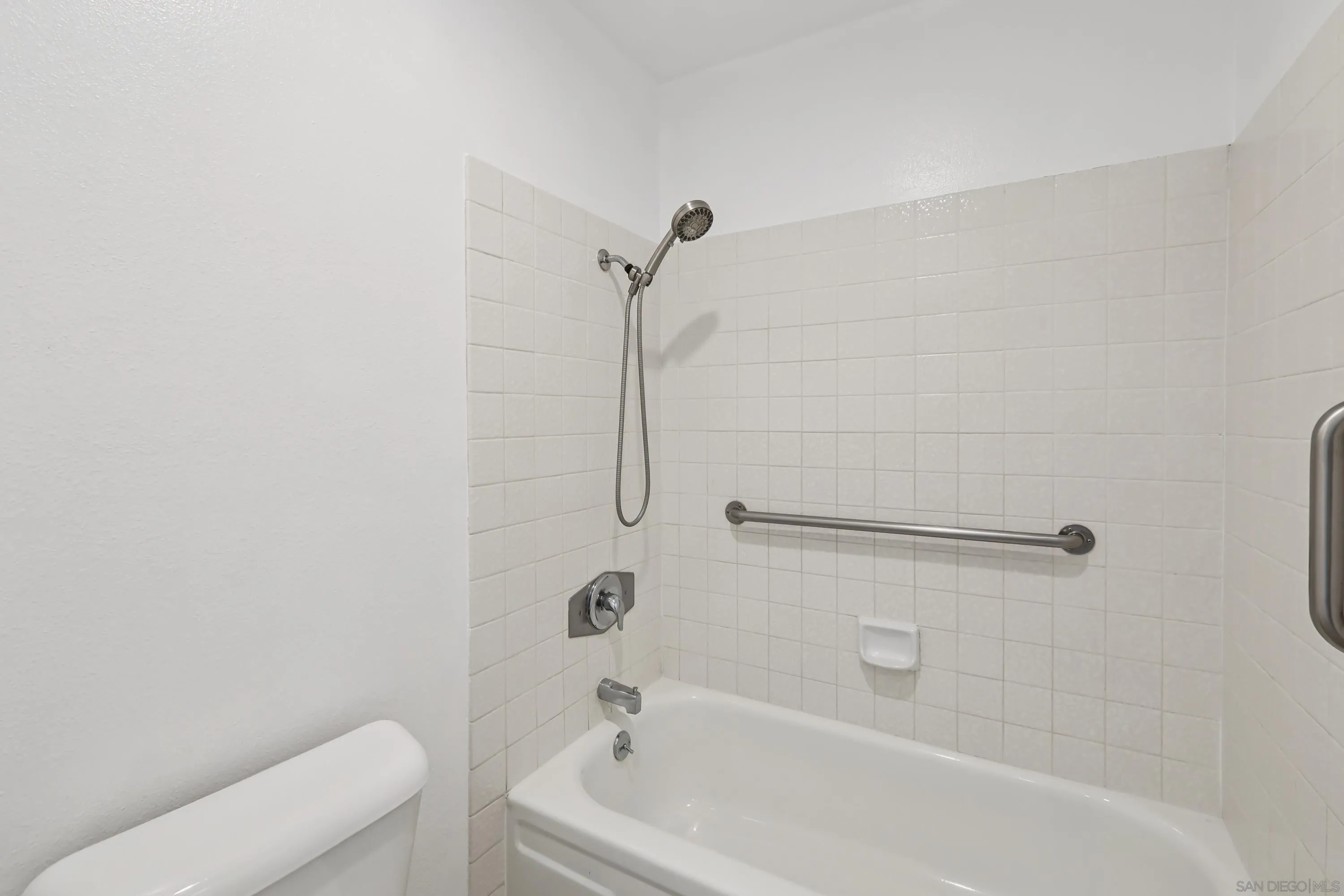 https://cdn.realtyfeed.com/cdn/127/250036854/6f1760c73b143e56623ee2957453800e.webp