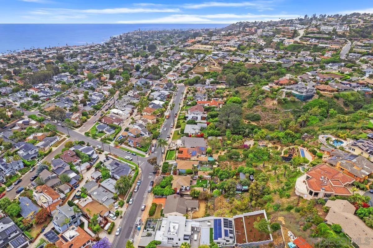 https://cdn.realtyfeed.com/cdn/127/250036856/01f09213962fa6cd186ad1e3f5e07110.webp