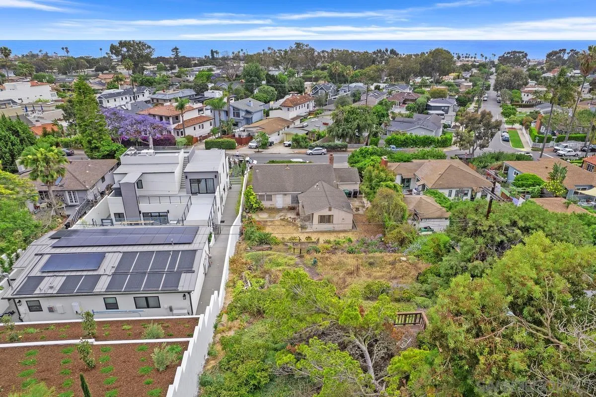 https://cdn.realtyfeed.com/cdn/127/250036856/578e2a0db59f0d86c32b3b319eea694e.webp