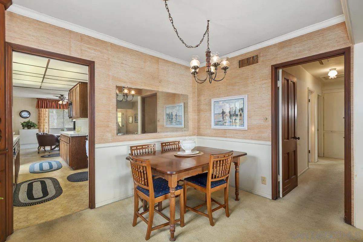 https://cdn.realtyfeed.com/cdn/127/250036856/7977eff72b2343a1a6dfd8bcb70f555d.webp