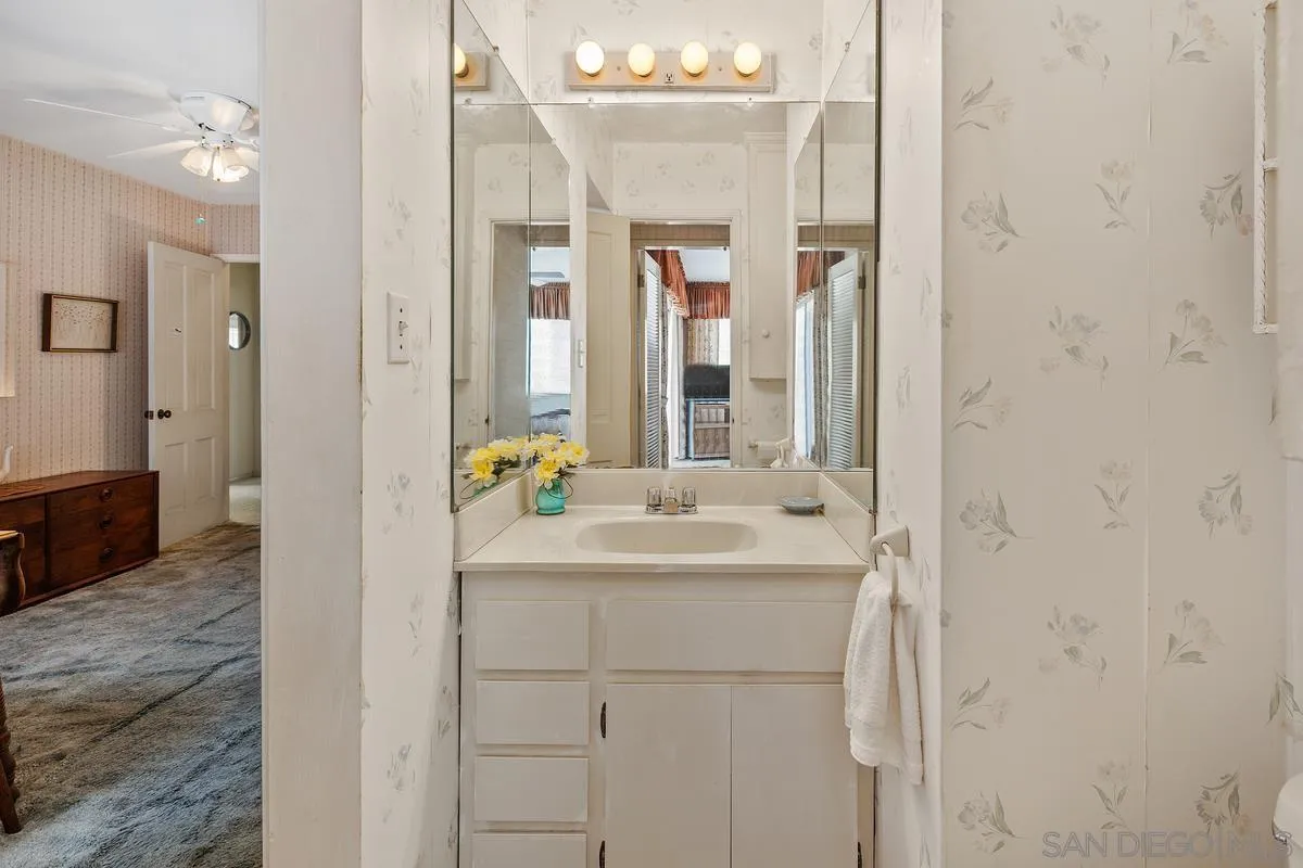 https://cdn.realtyfeed.com/cdn/127/250036856/a3930f0481248fca52a447b1d9fa1bf7.webp