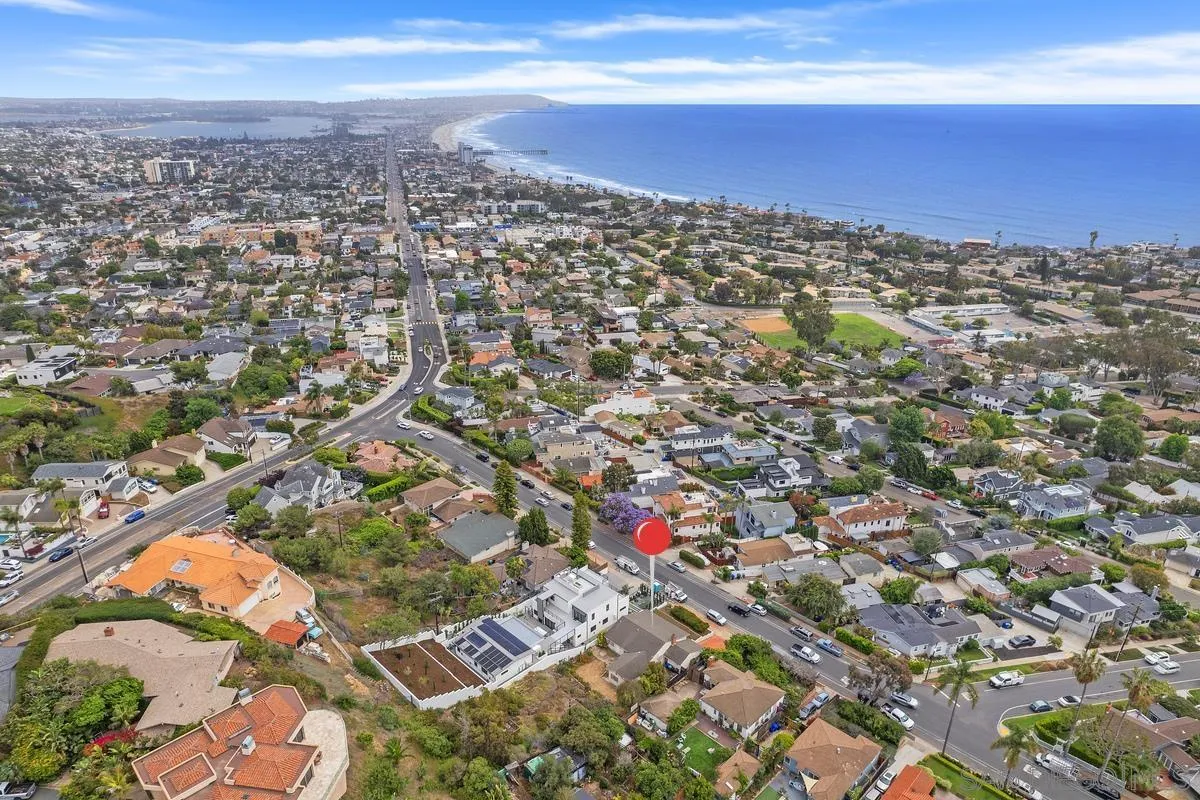 https://cdn.realtyfeed.com/cdn/127/250036856/ac86de9b3697db61b0a0238ee877cd46.webp