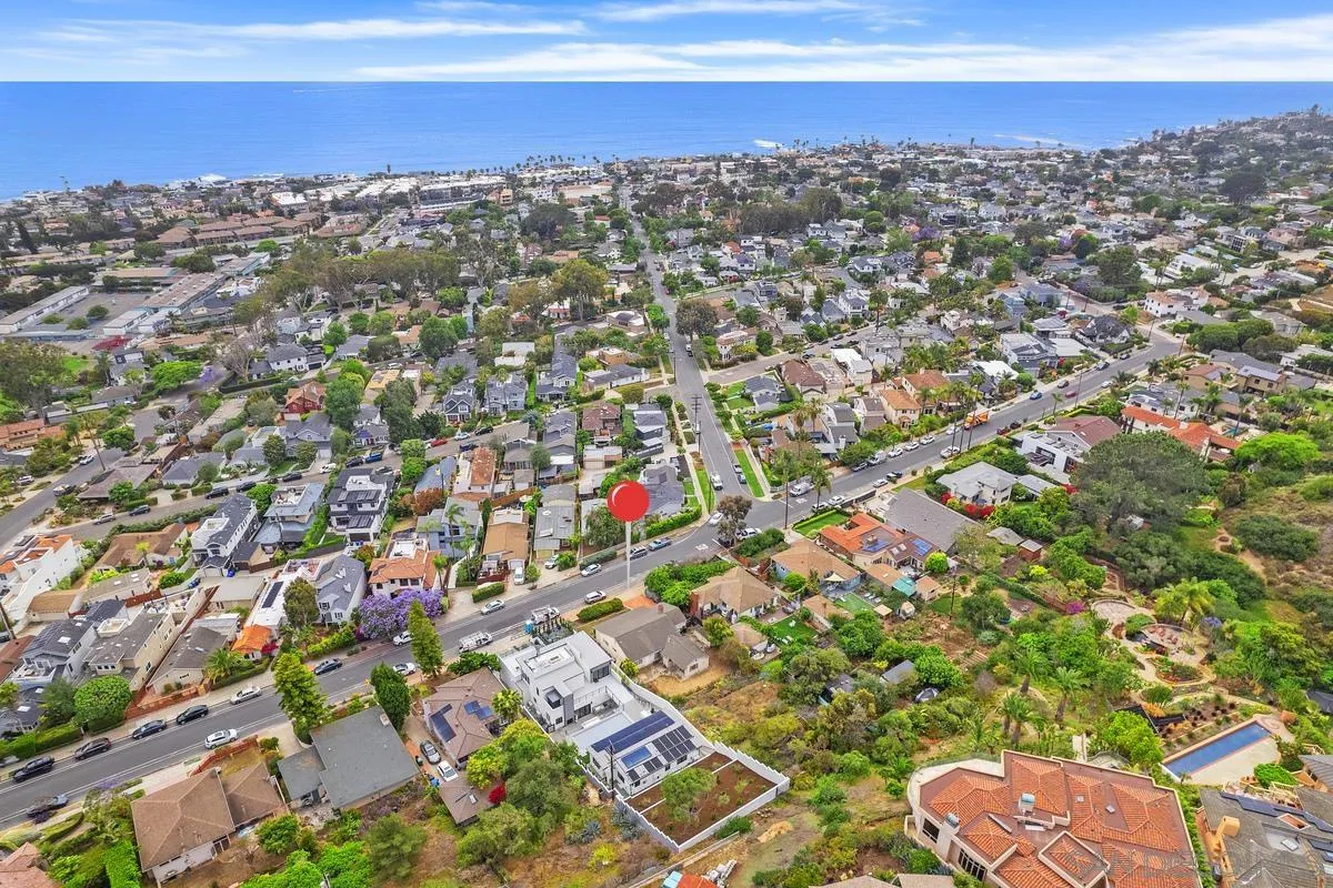 https://cdn.realtyfeed.com/cdn/127/250036856/b43edffdc9961d4051ecf8461e365c98.webp