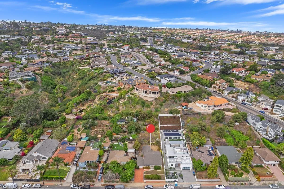 https://cdn.realtyfeed.com/cdn/127/250036856/d5127e9e7e69f0ce8e8af0058a39e0e8.webp