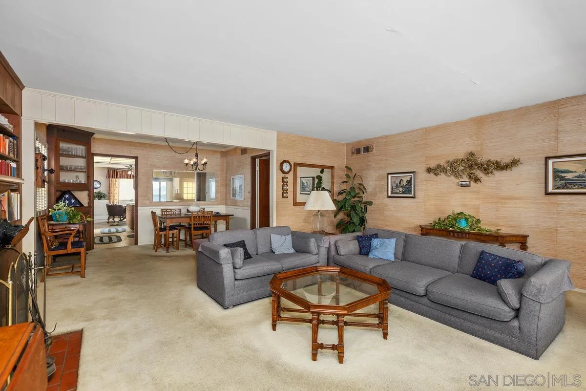 https://cdn.realtyfeed.com/cdn/127/250036856/fcb819c6bc207b488c0fc714df2367f3.webp